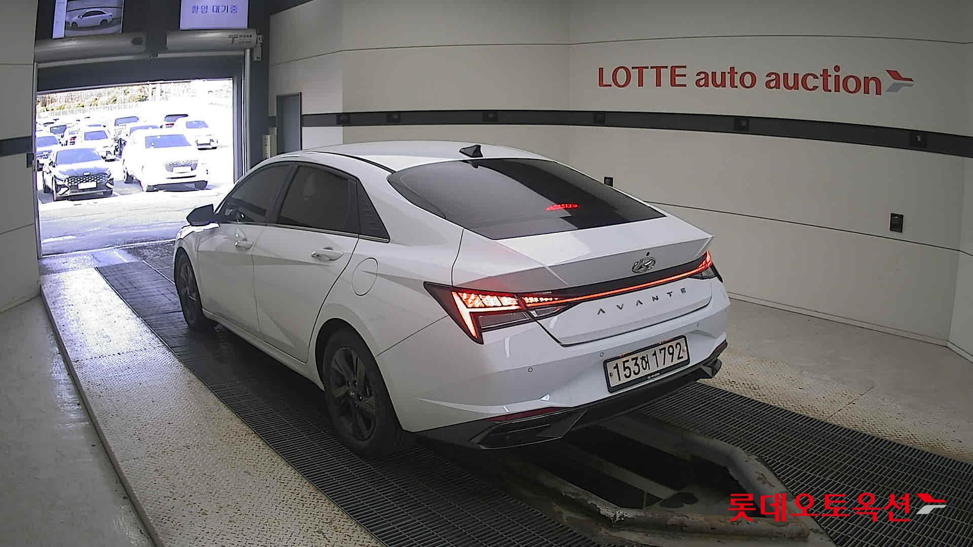 Hyundai Avante 2021 Polar White из Кореи, фото 6