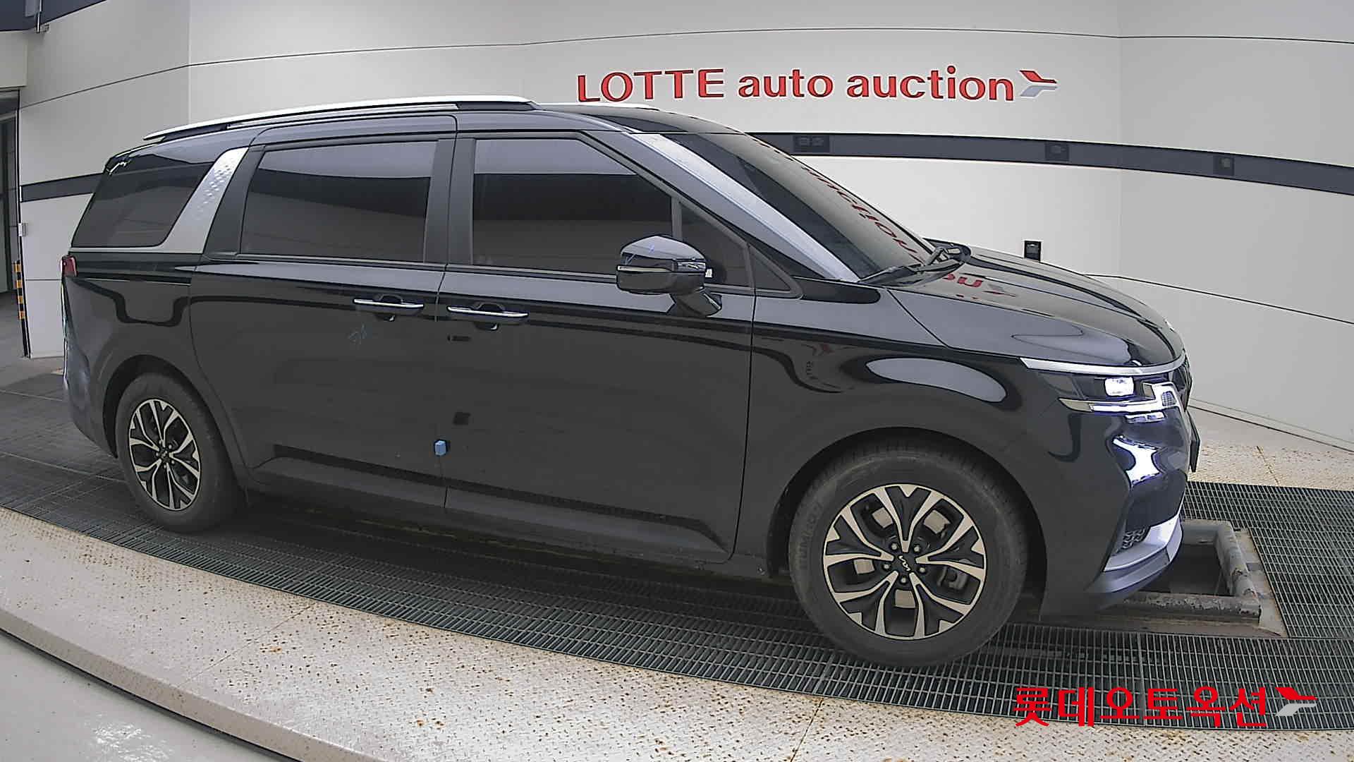 Kia Carnival id 3471556 из Кореи 17