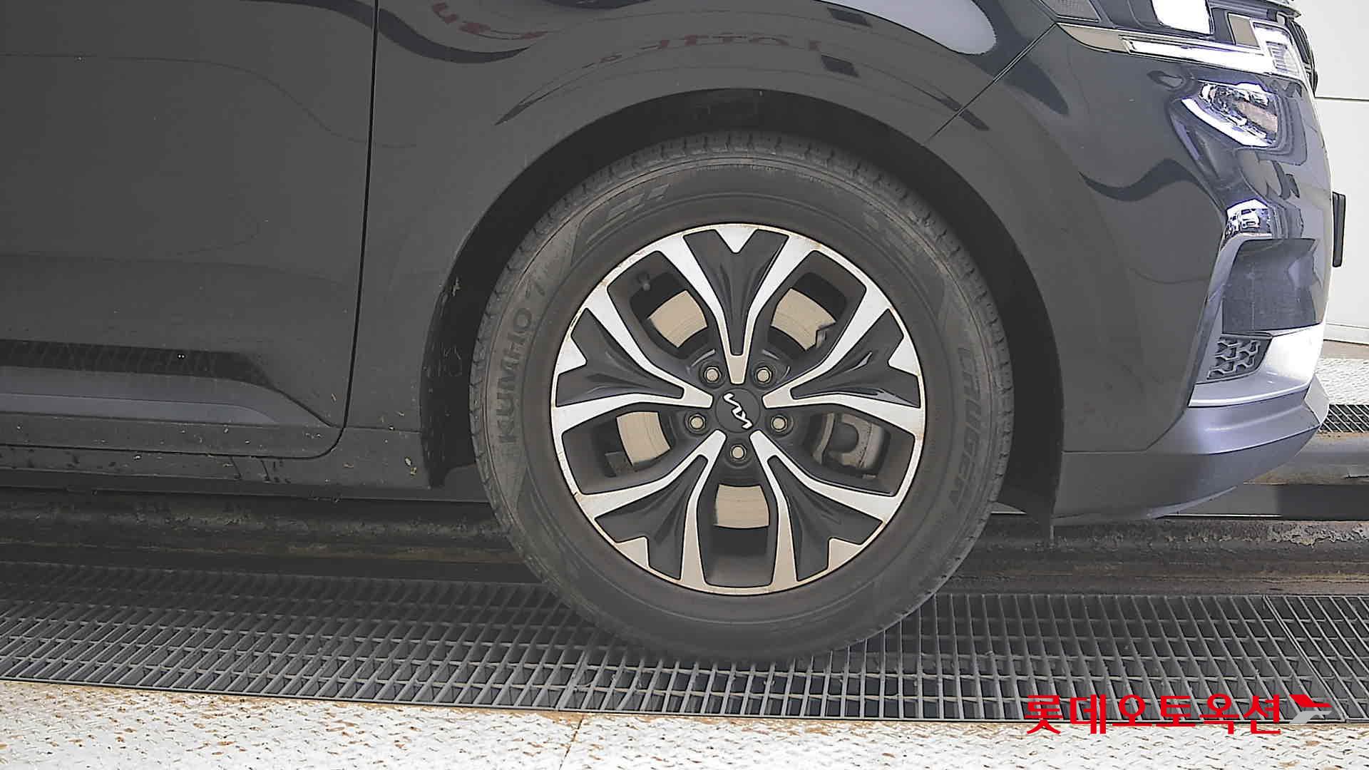 Kia Carnival id 3471556 из Кореи 23