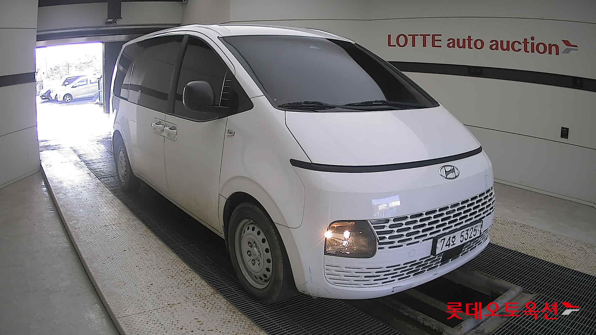 Hyundai Staria 2022 Creamy White из Кореи, фото 2