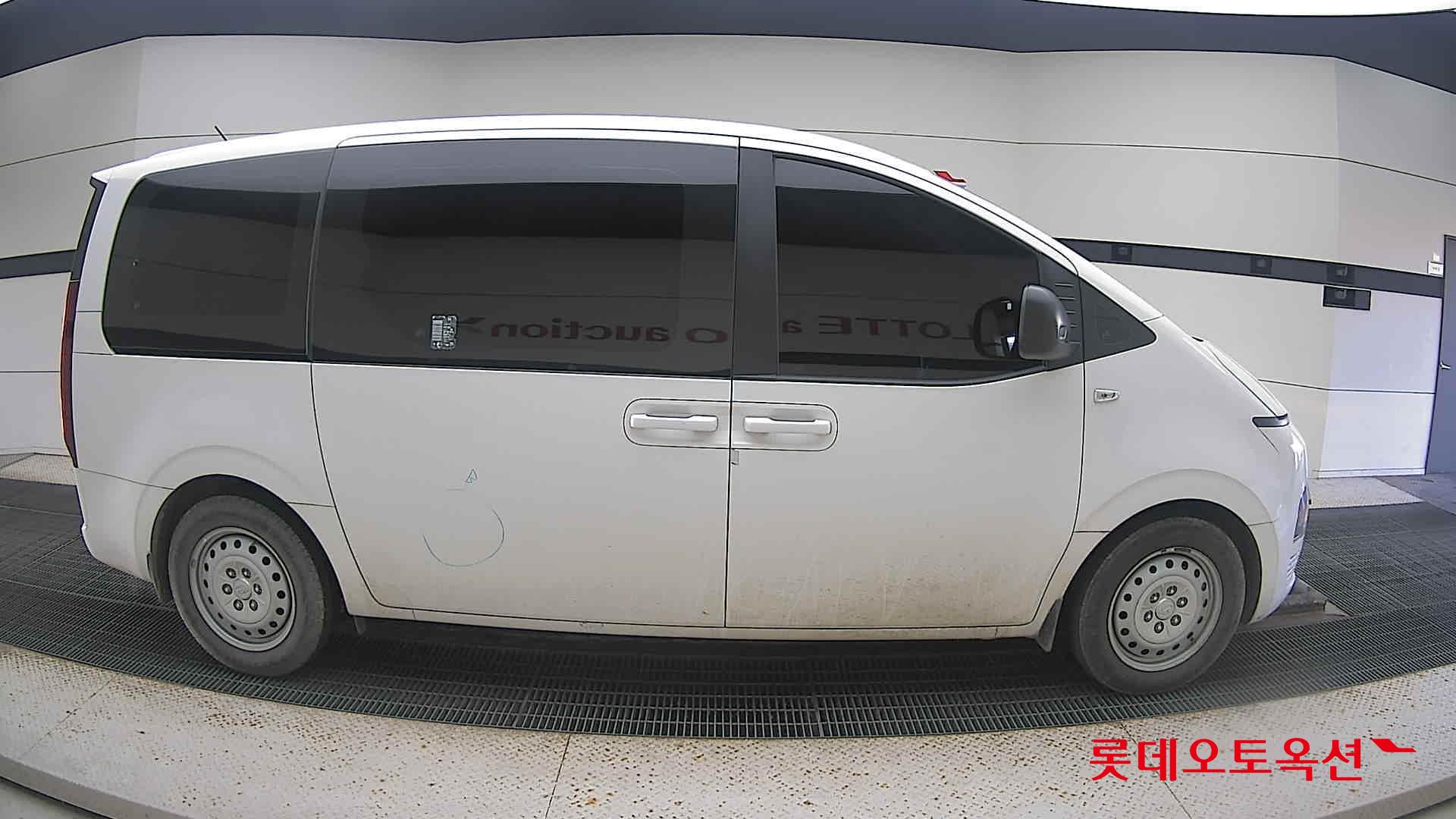 Hyundai Staria 2022 Creamy White из Кореи, фото 3