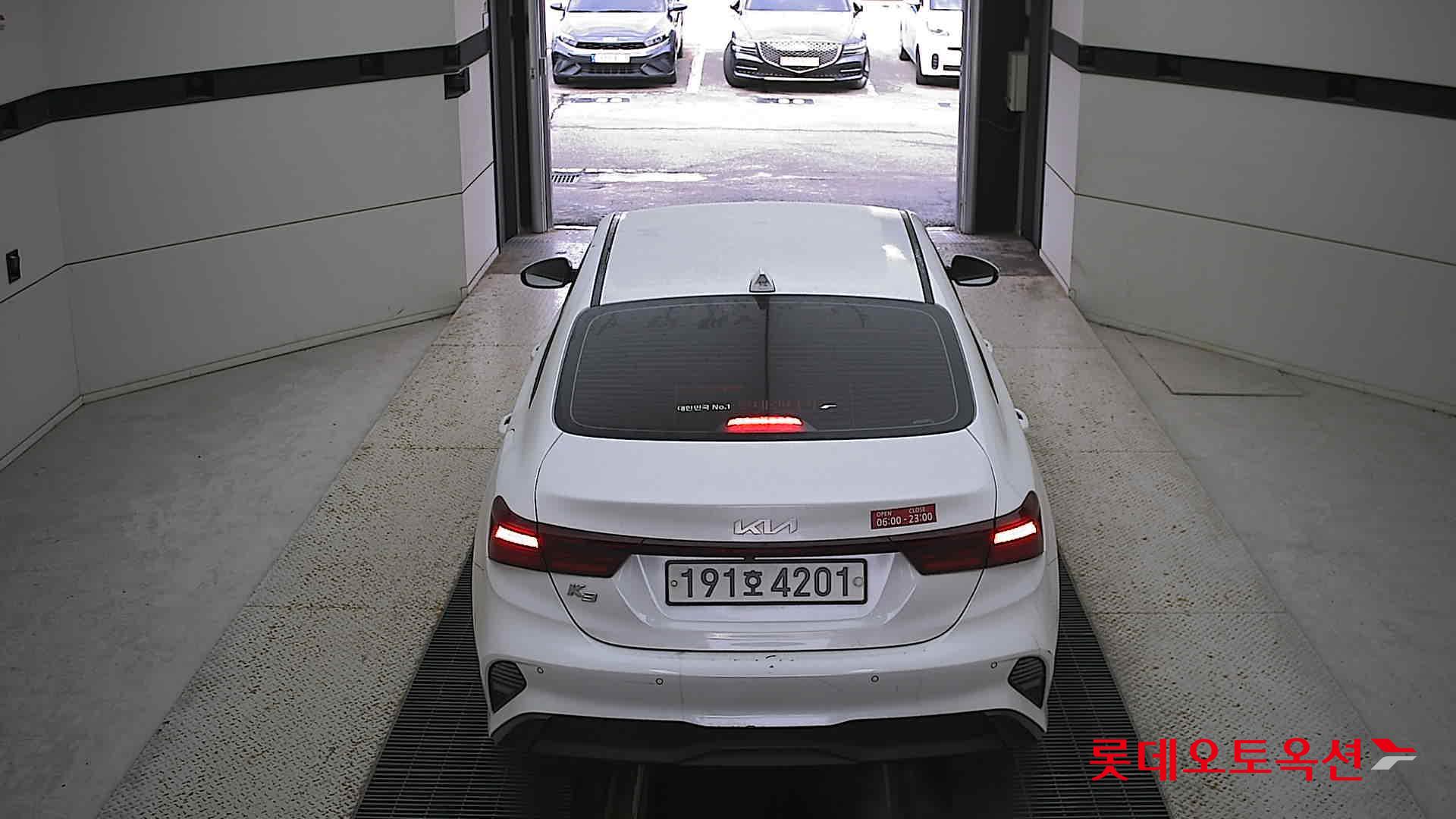 Kia K3 2022 Snow White Pearl из Кореи, фото 5