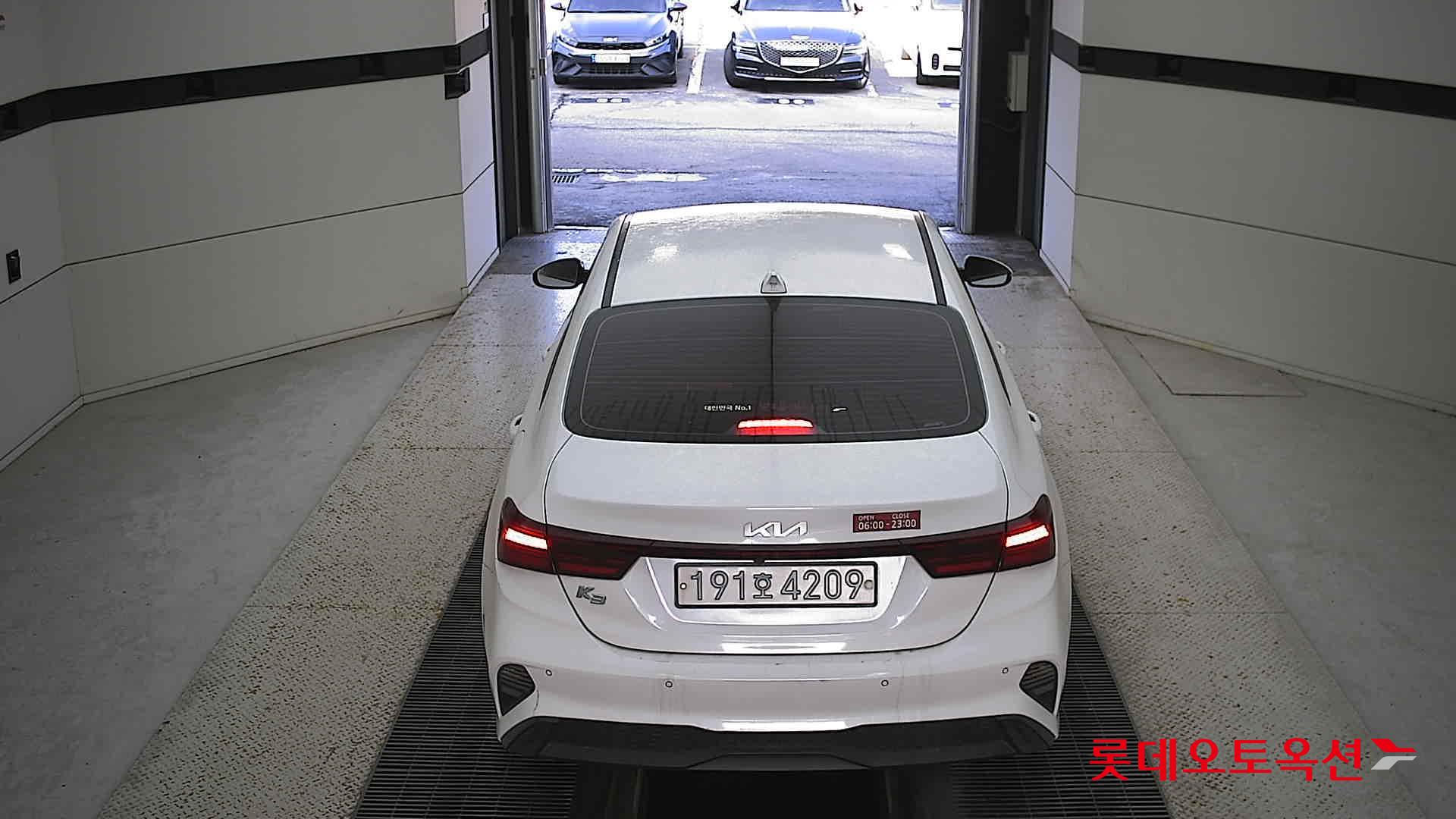 Kia K3 2022 Snow White Pearl из Кореи, фото 5