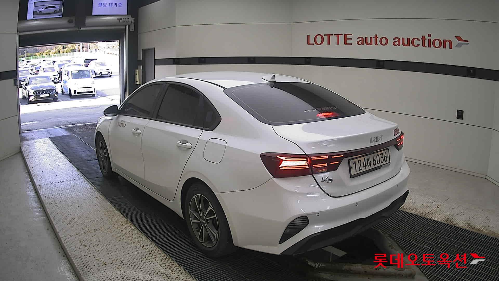 Kia K3 2022 Snow White Pearl из Кореи, фото 6