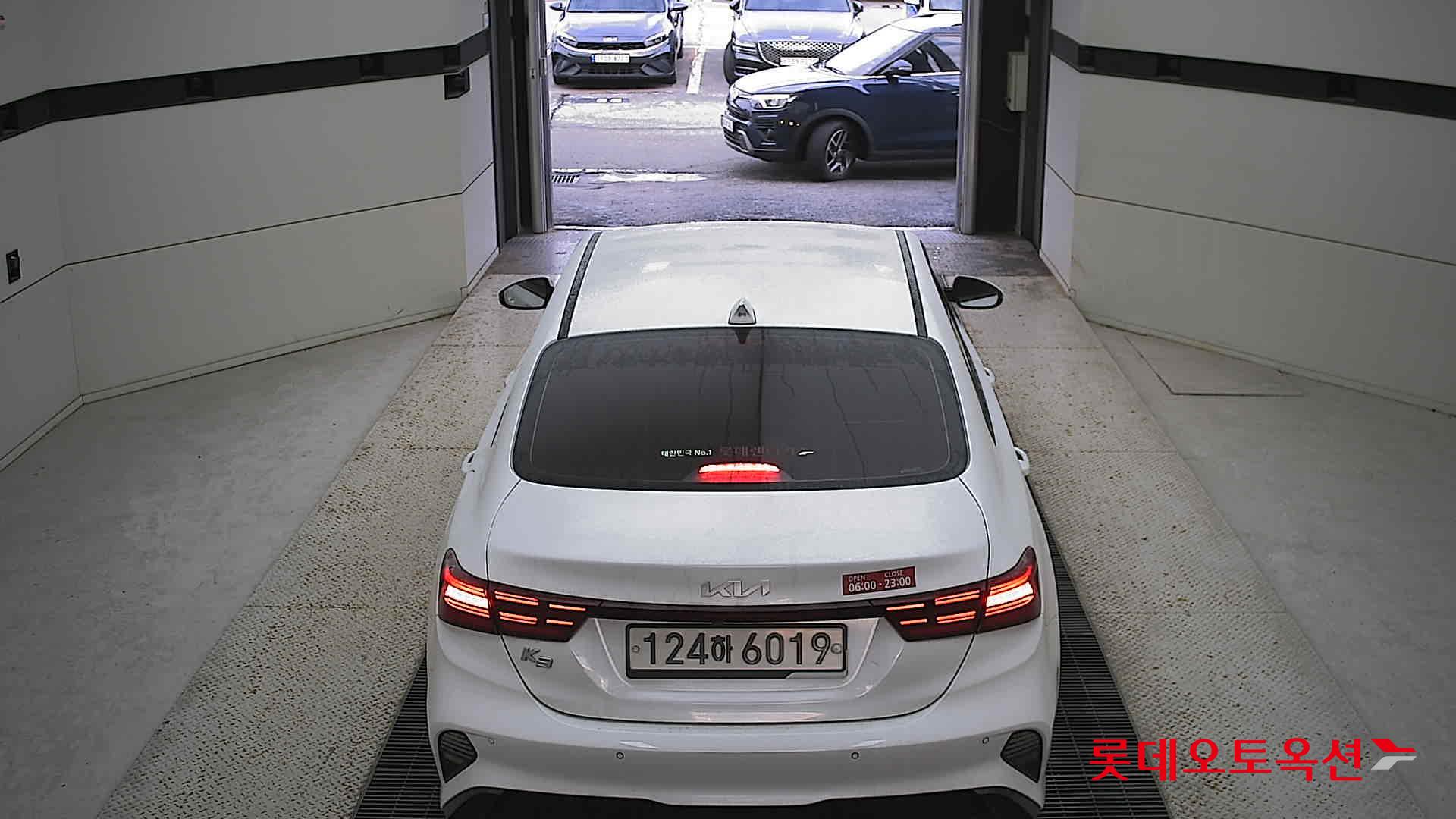 Kia K3 2022 Snow White Pearl из Кореи, фото 5