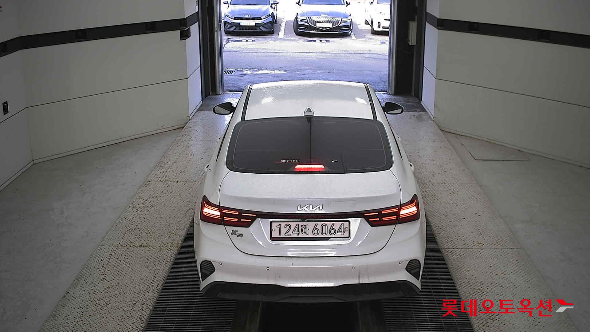 Kia K3 2022 Snow White Pearl из Кореи, фото 5