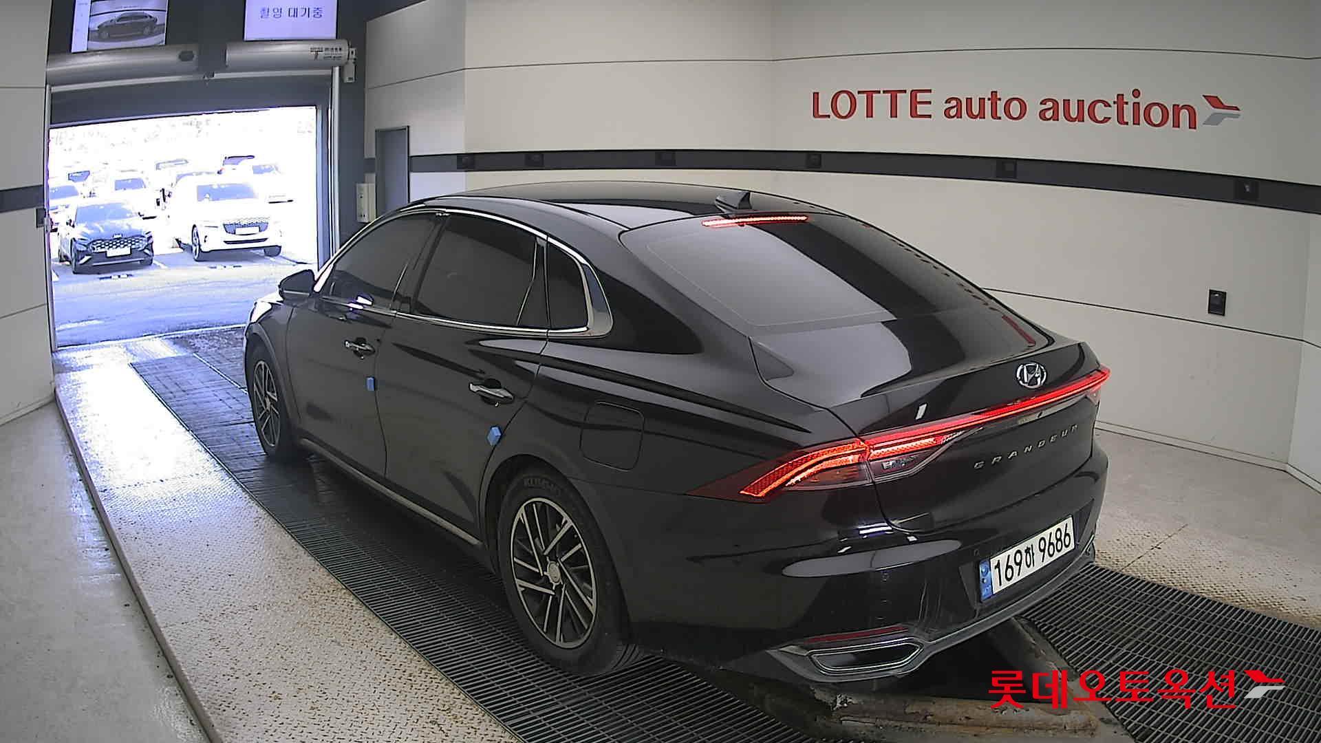 Hyundai Grandeur 2022 Midnight Black Pearl из Кореи, фото 6