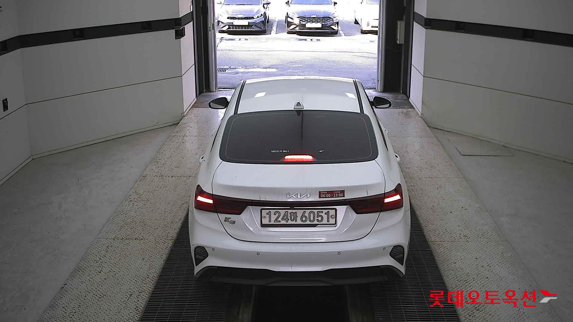 Kia K3 2022 Snow White Pearl из Кореи, фото 5