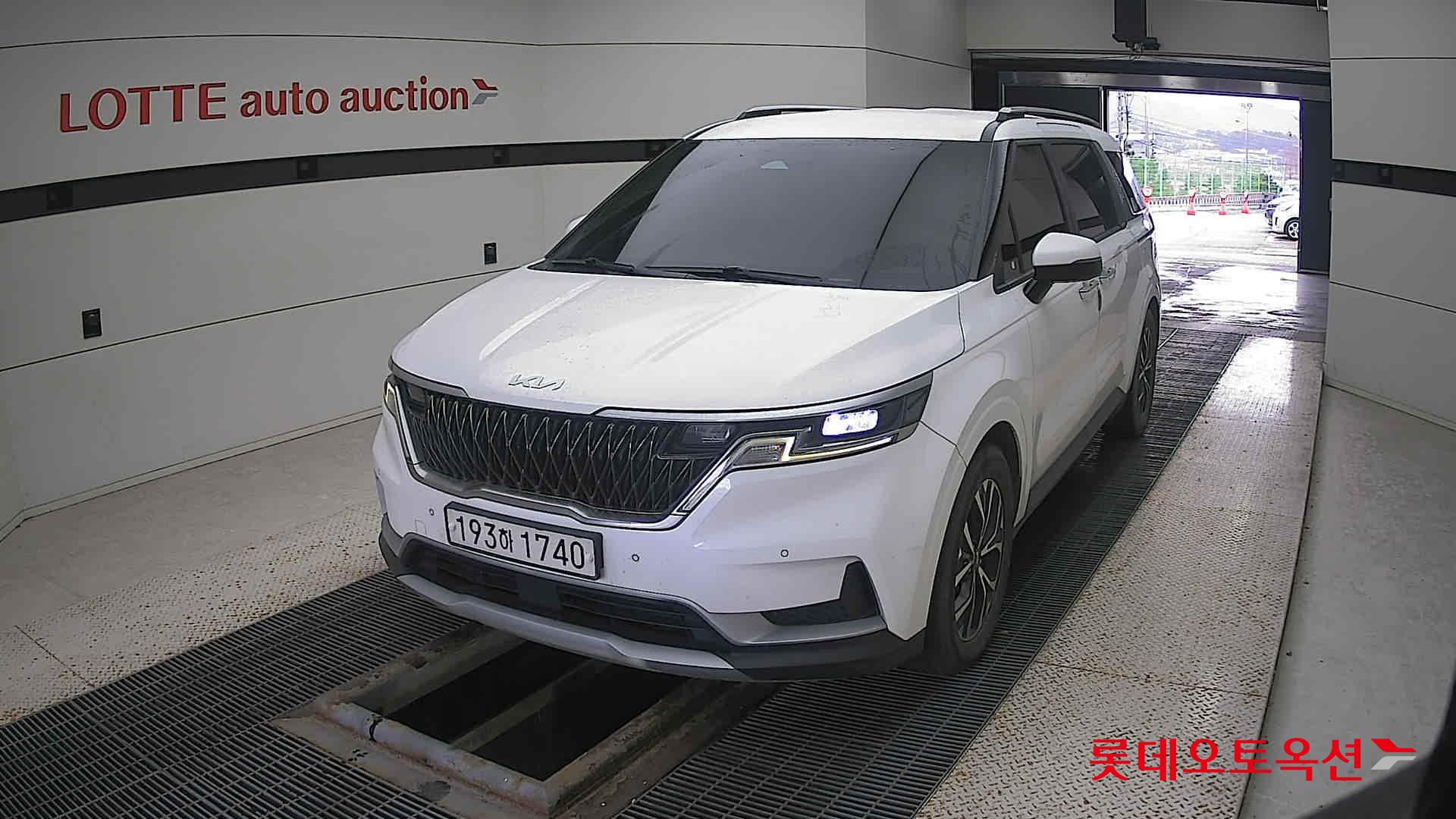 Kia Carnival 2022 Snow White Pearl (optional) из Кореи