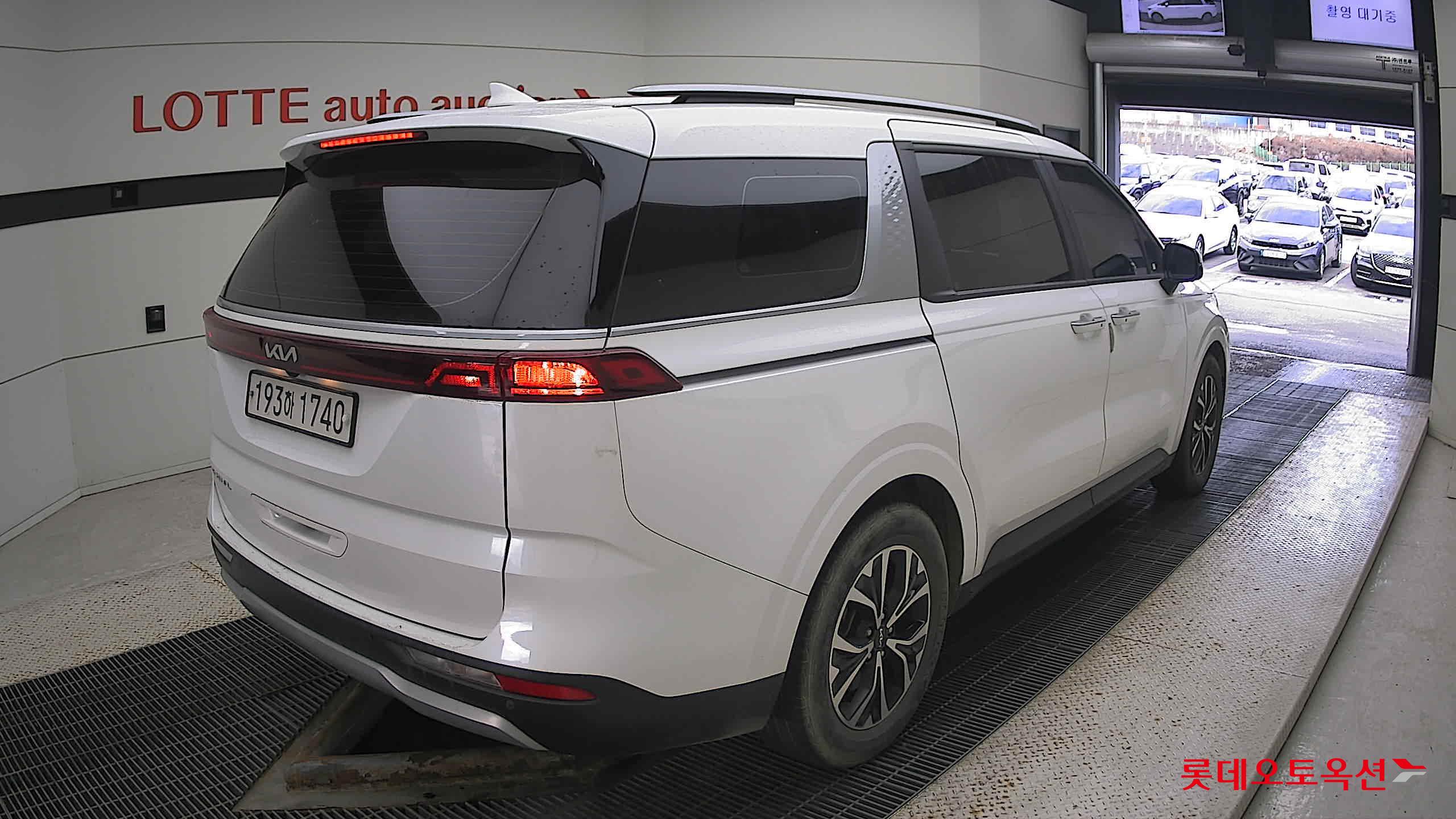 Kia Carnival 2022 Snow White Pearl (optional) из Кореи, фото 4