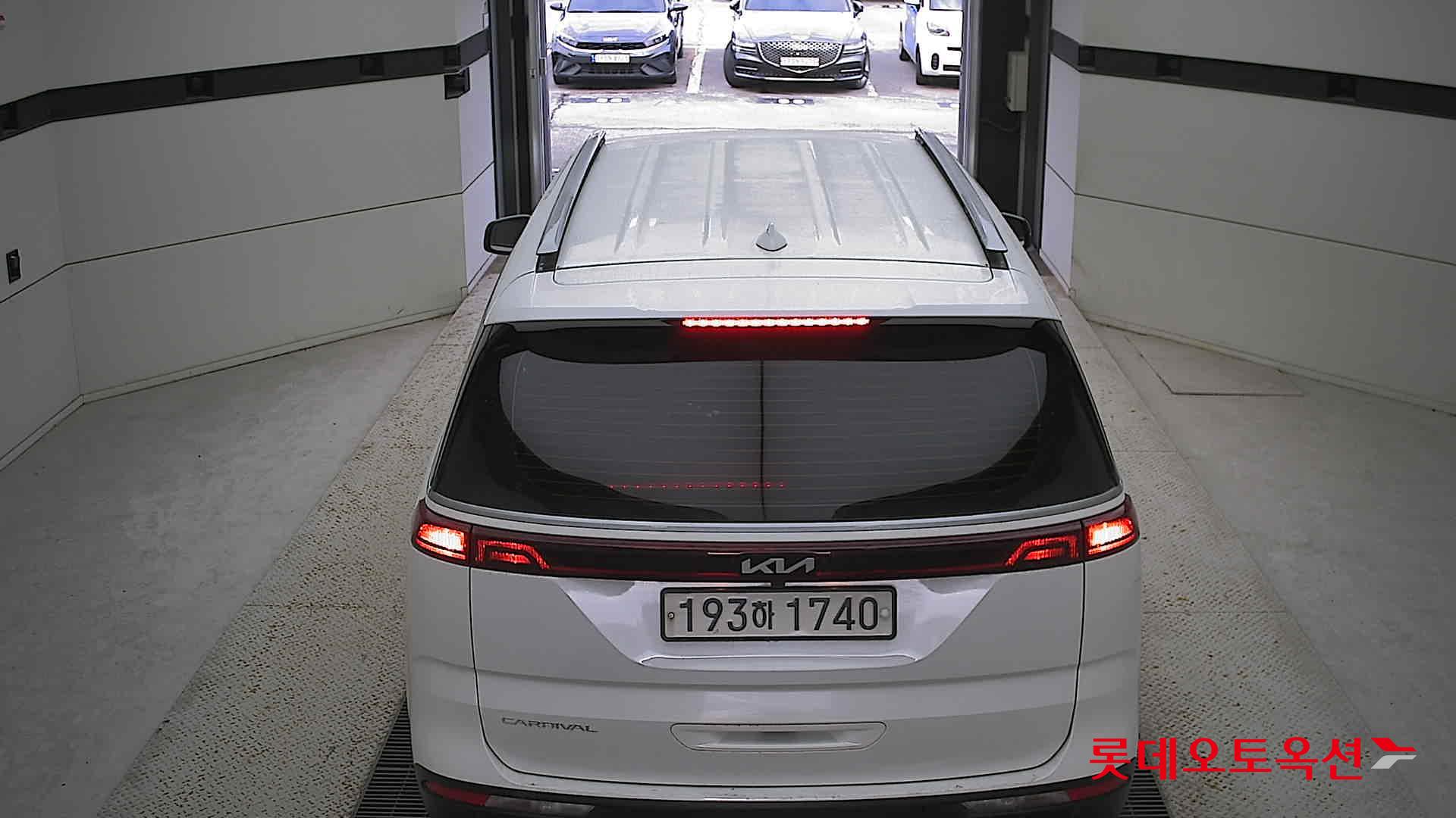 Kia Carnival 2022 Snow White Pearl (optional) из Кореи, фото 5