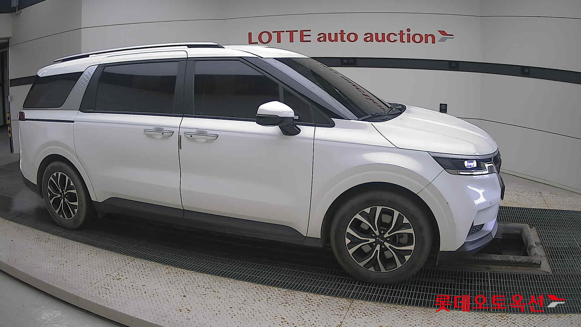 Kia Carnival id 3461964 из Кореи 17