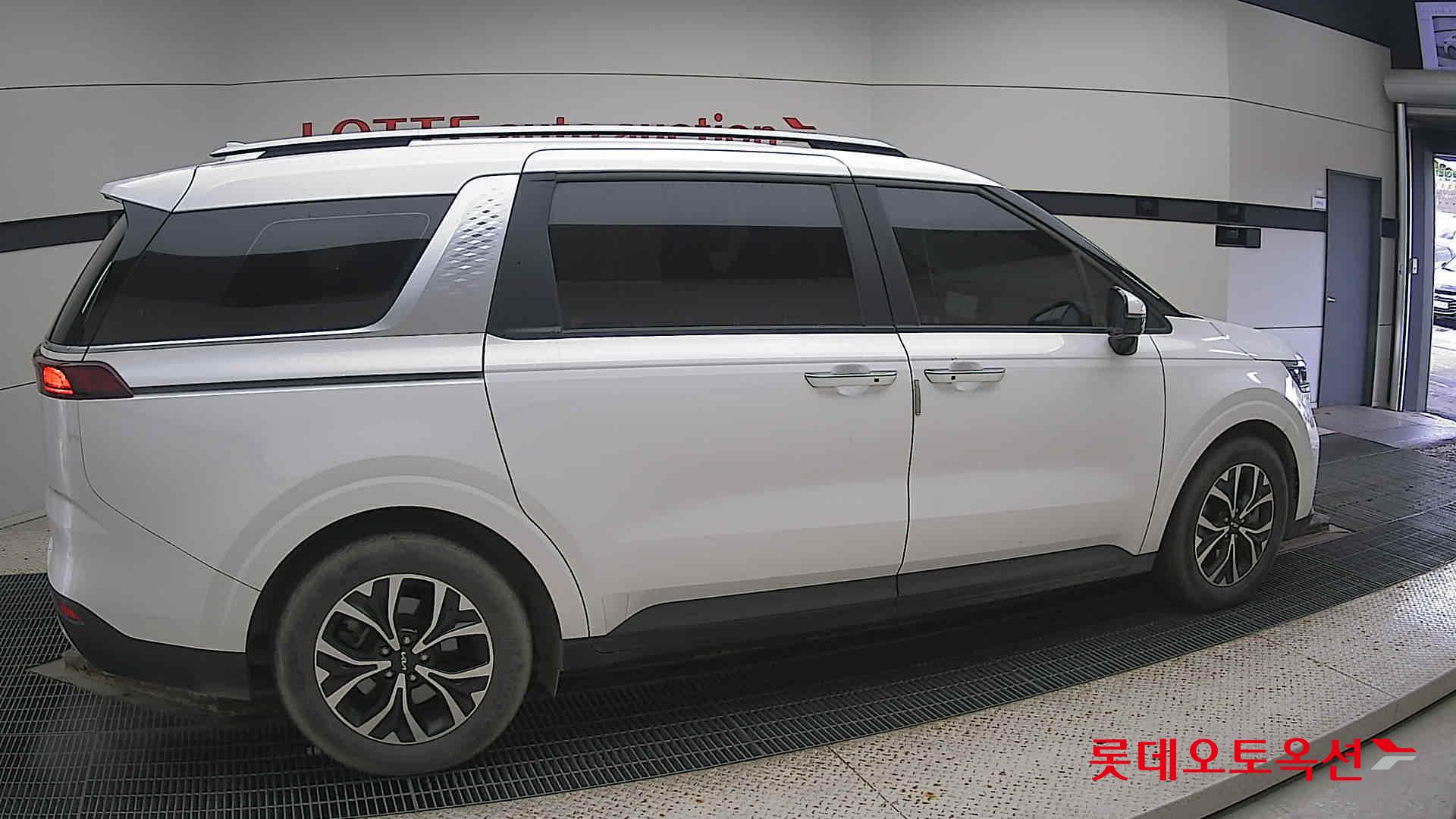 Kia Carnival id 3461964 из Кореи 18