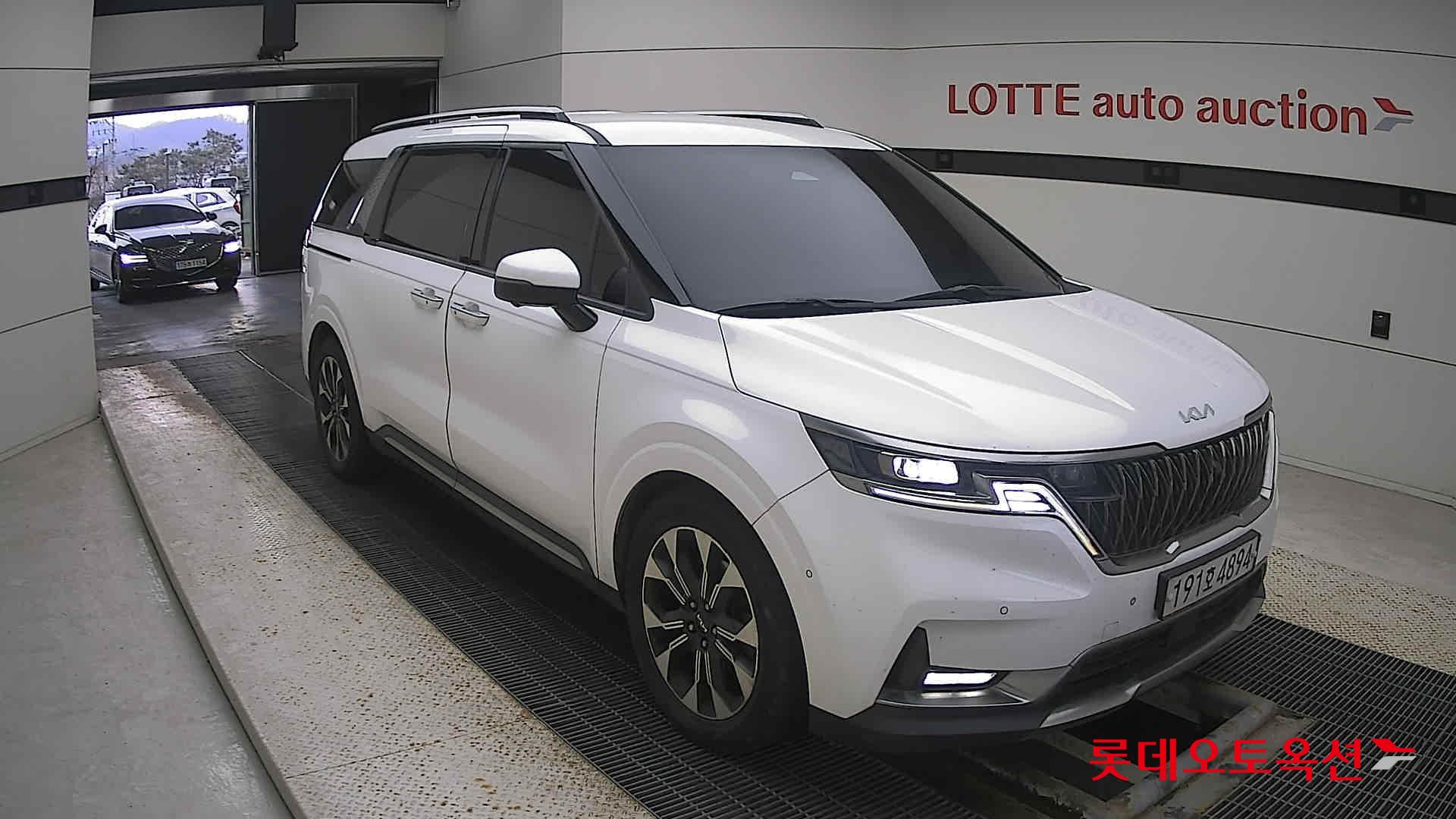 Kia Carnival 2022 Snow White Pearl (optional) из Кореи, фото 2