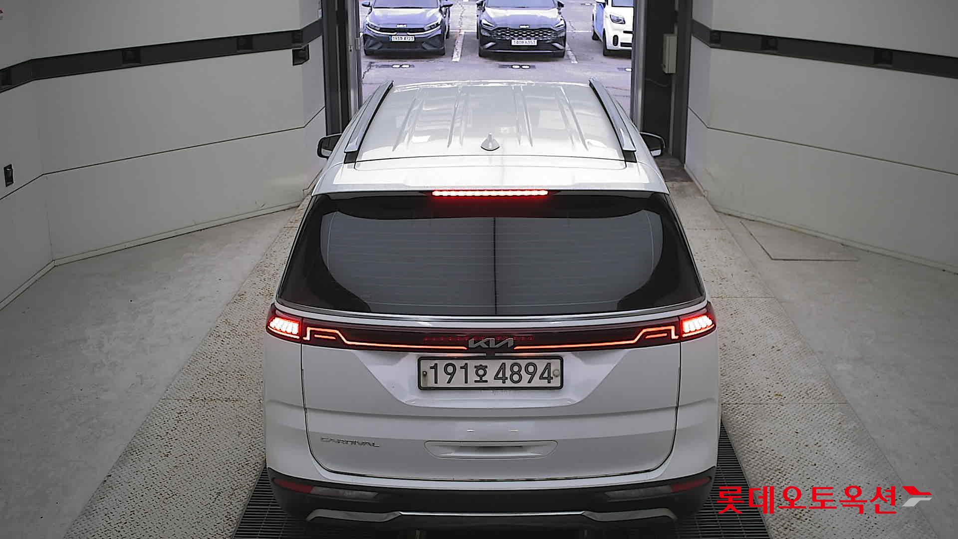 Kia Carnival 2022 Snow White Pearl (optional) из Кореи, фото 5