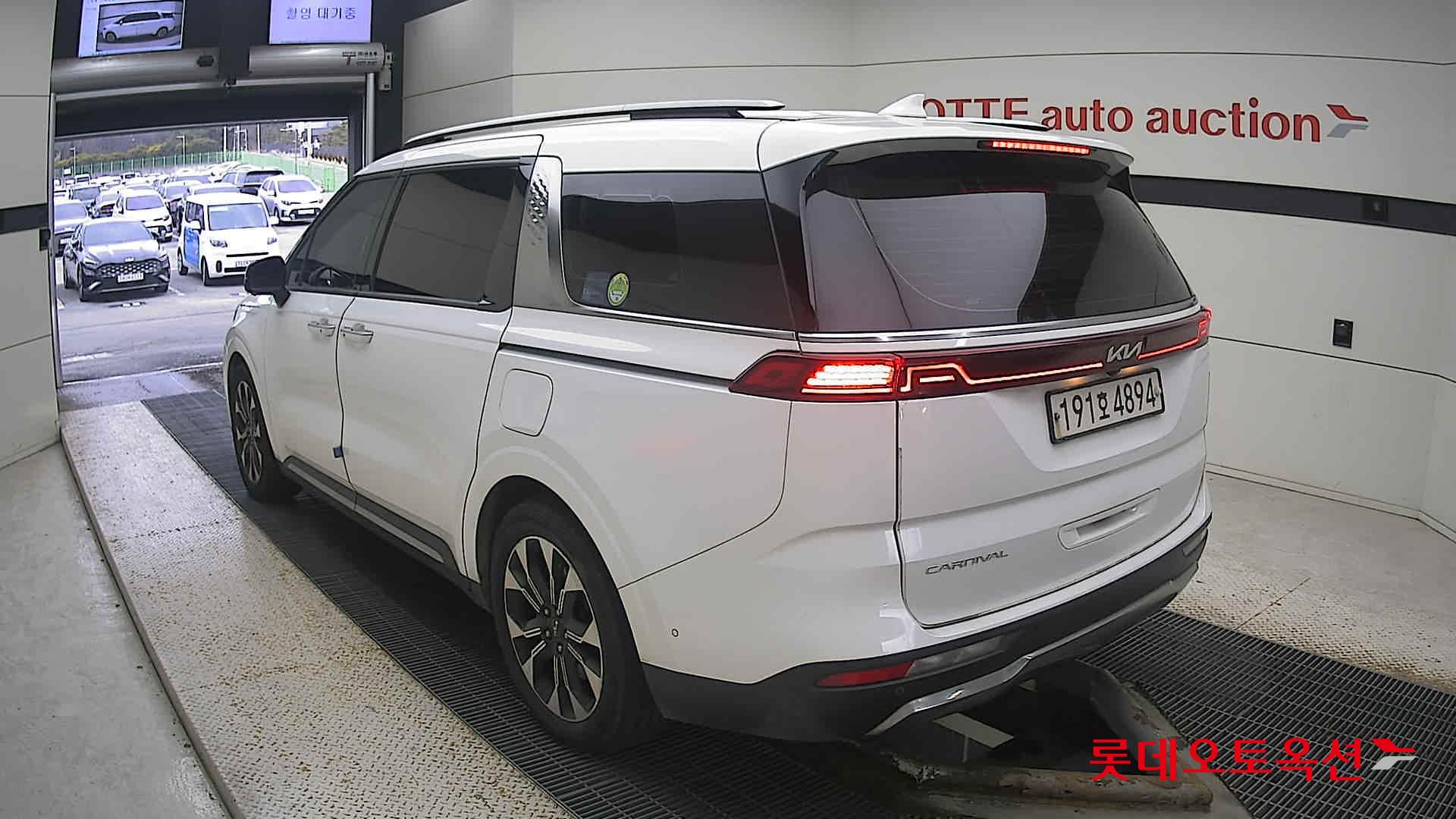 Kia Carnival 2022 Snow White Pearl (optional) из Кореи, фото 6