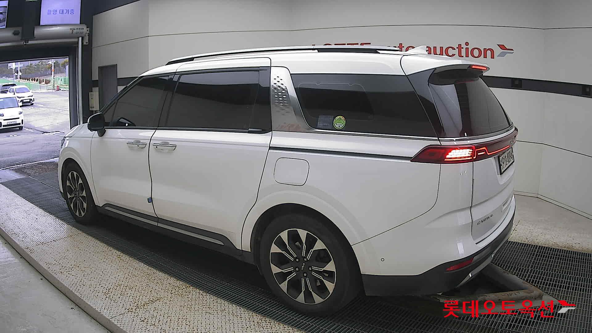 Kia Carnival id 3466786 из Кореи 10