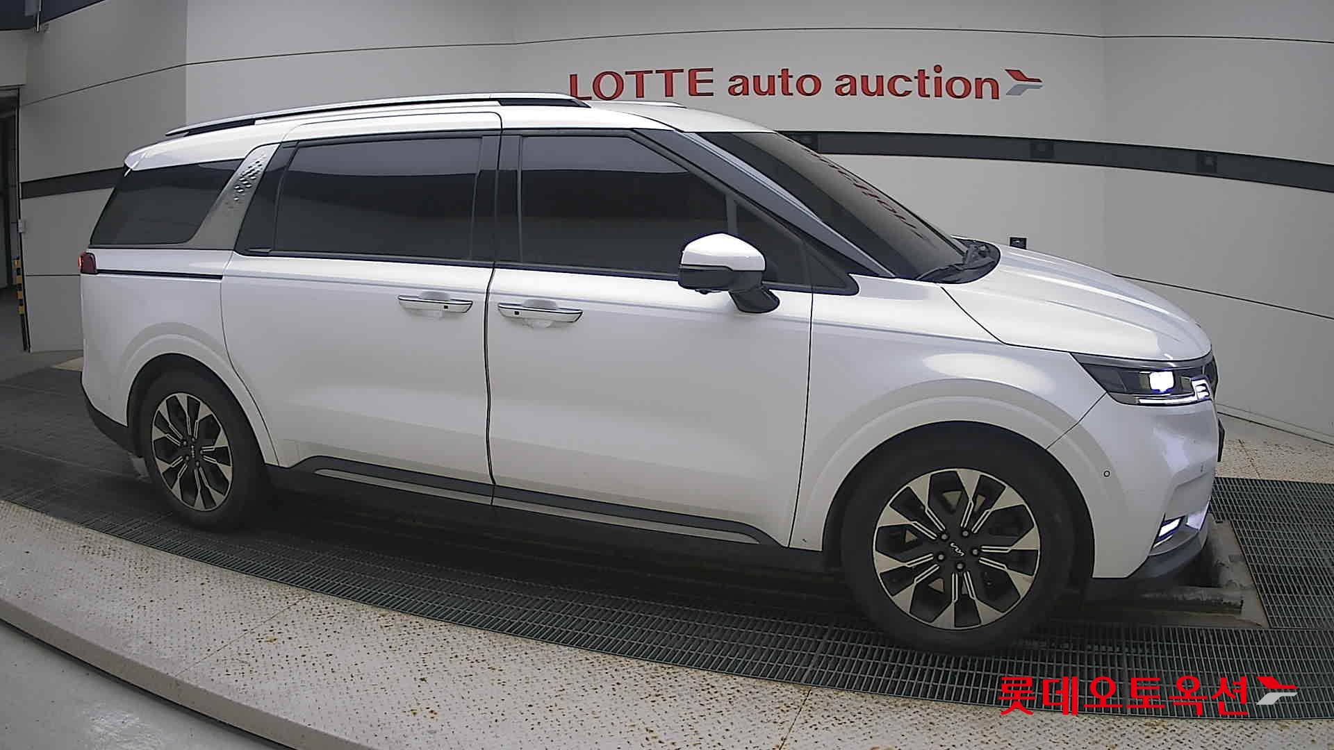 Kia Carnival id 3466786 из Кореи 17