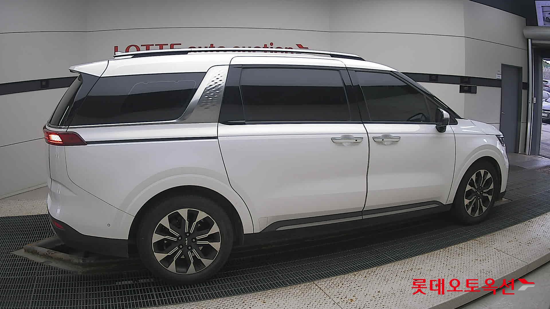 Kia Carnival id 3466786 из Кореи 18