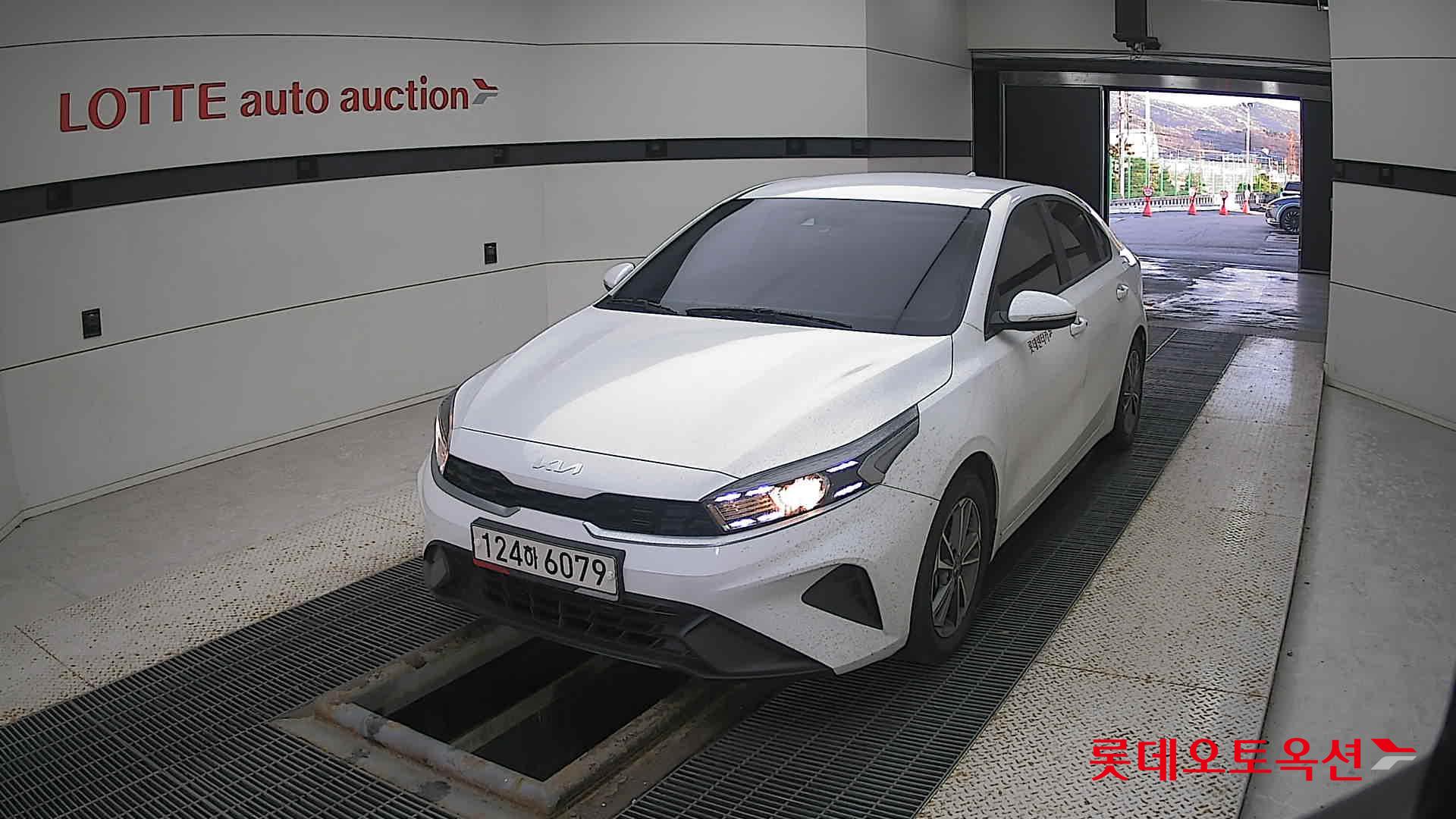 Kia K3 2022 Snow White Pearl из Кореи