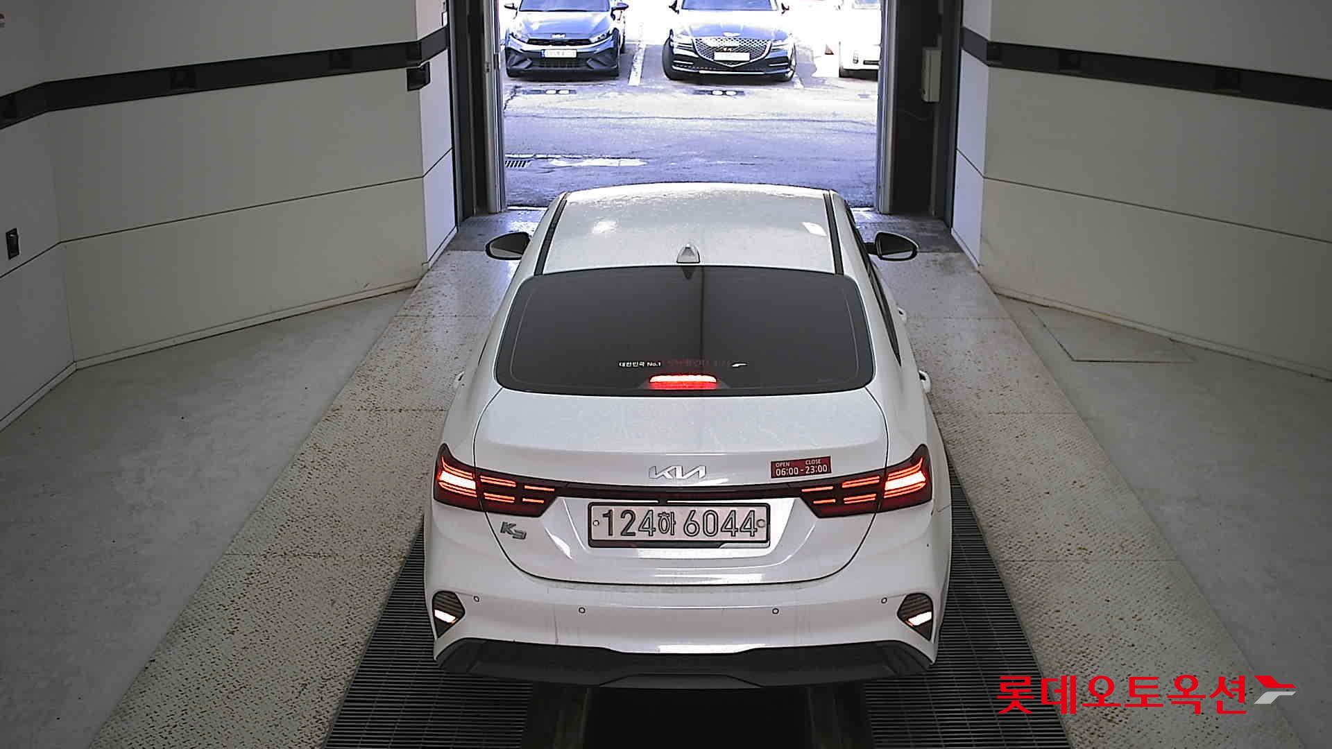 Kia K3 2022 Snow White Pearl из Кореи, фото 5