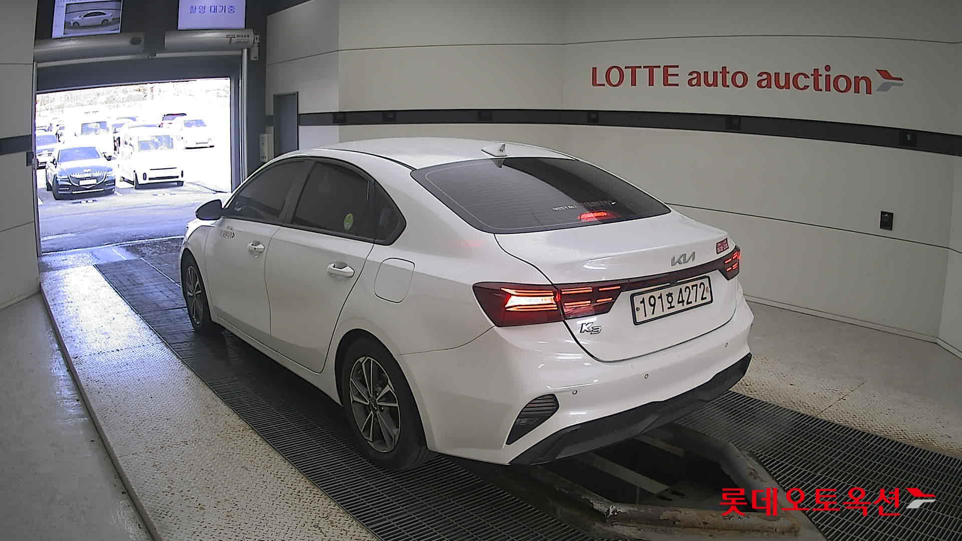 Kia K3 2022 Snow White Pearl из Кореи, фото 6