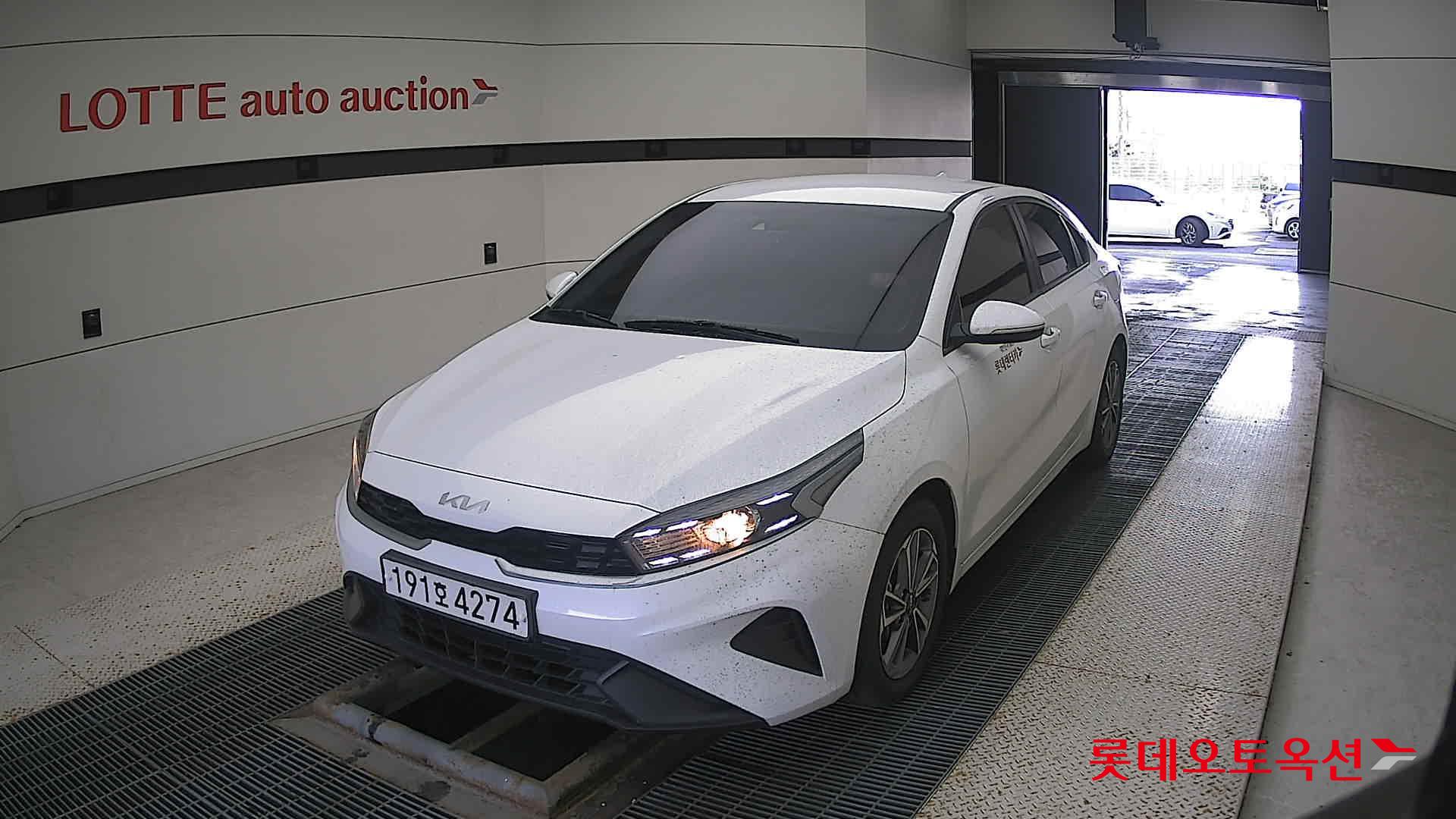 Kia K3 2022 Snow White Pearl из Кореи