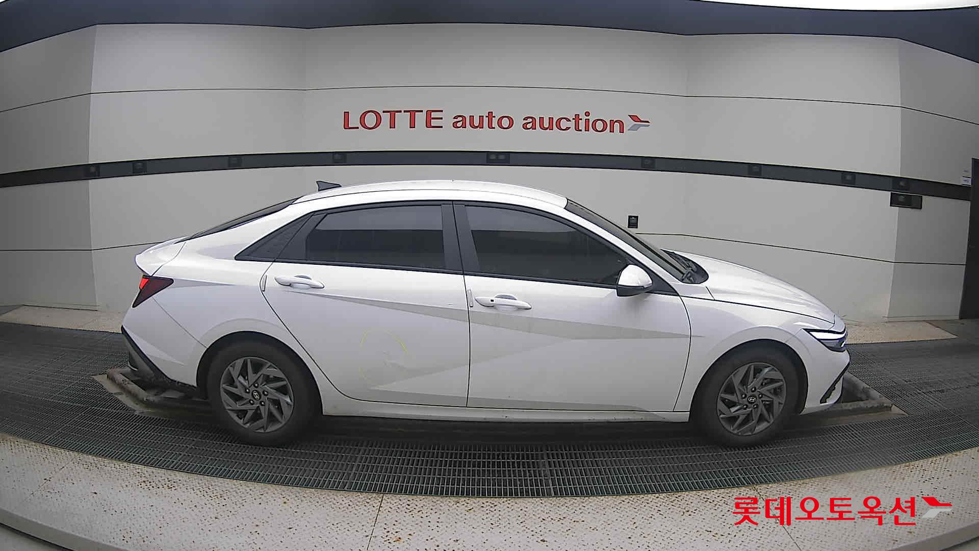 Hyundai Avante 2024 Atlas White из Кореи, фото 3