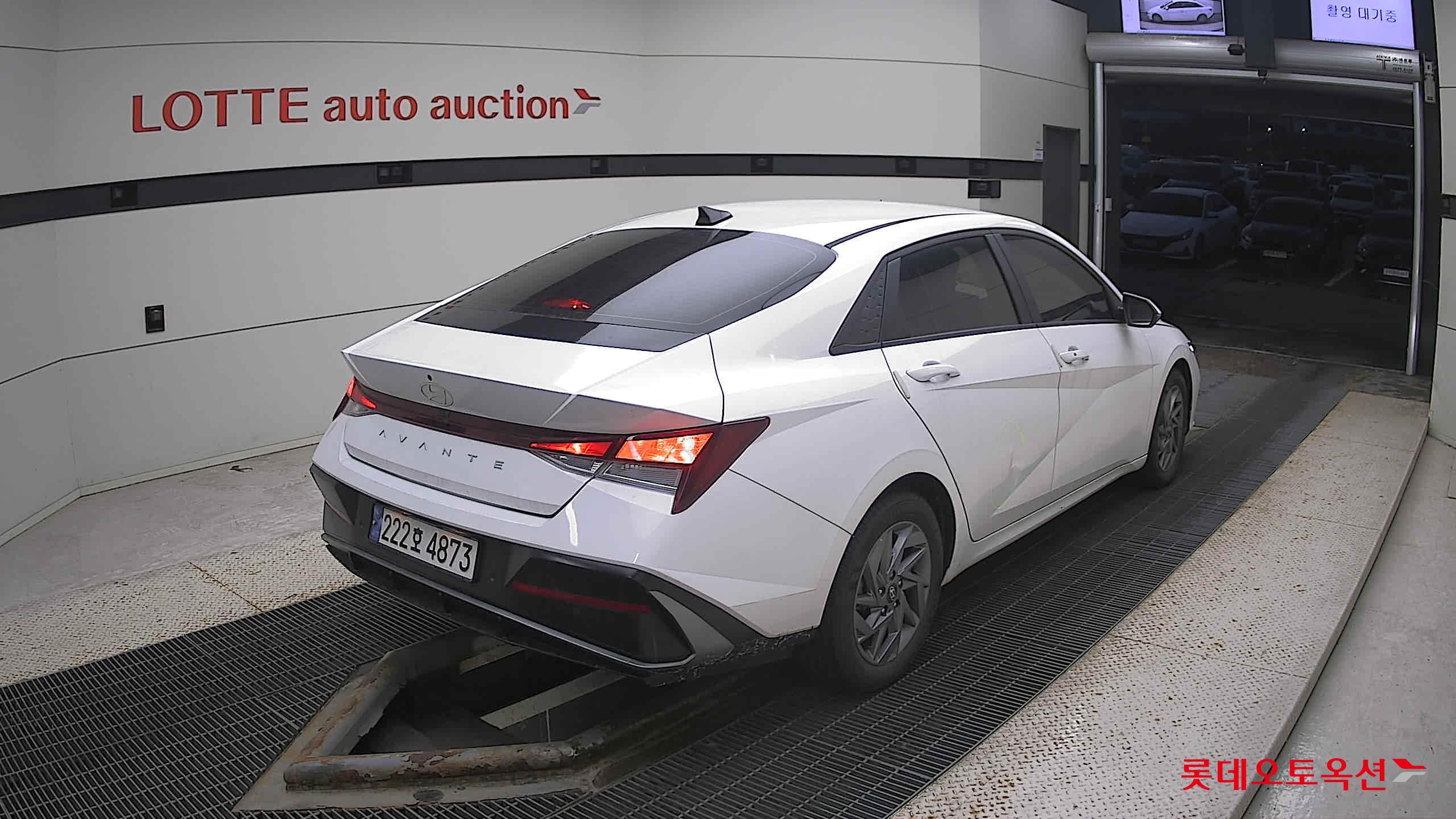 Hyundai Avante 2024 Atlas White из Кореи, фото 4