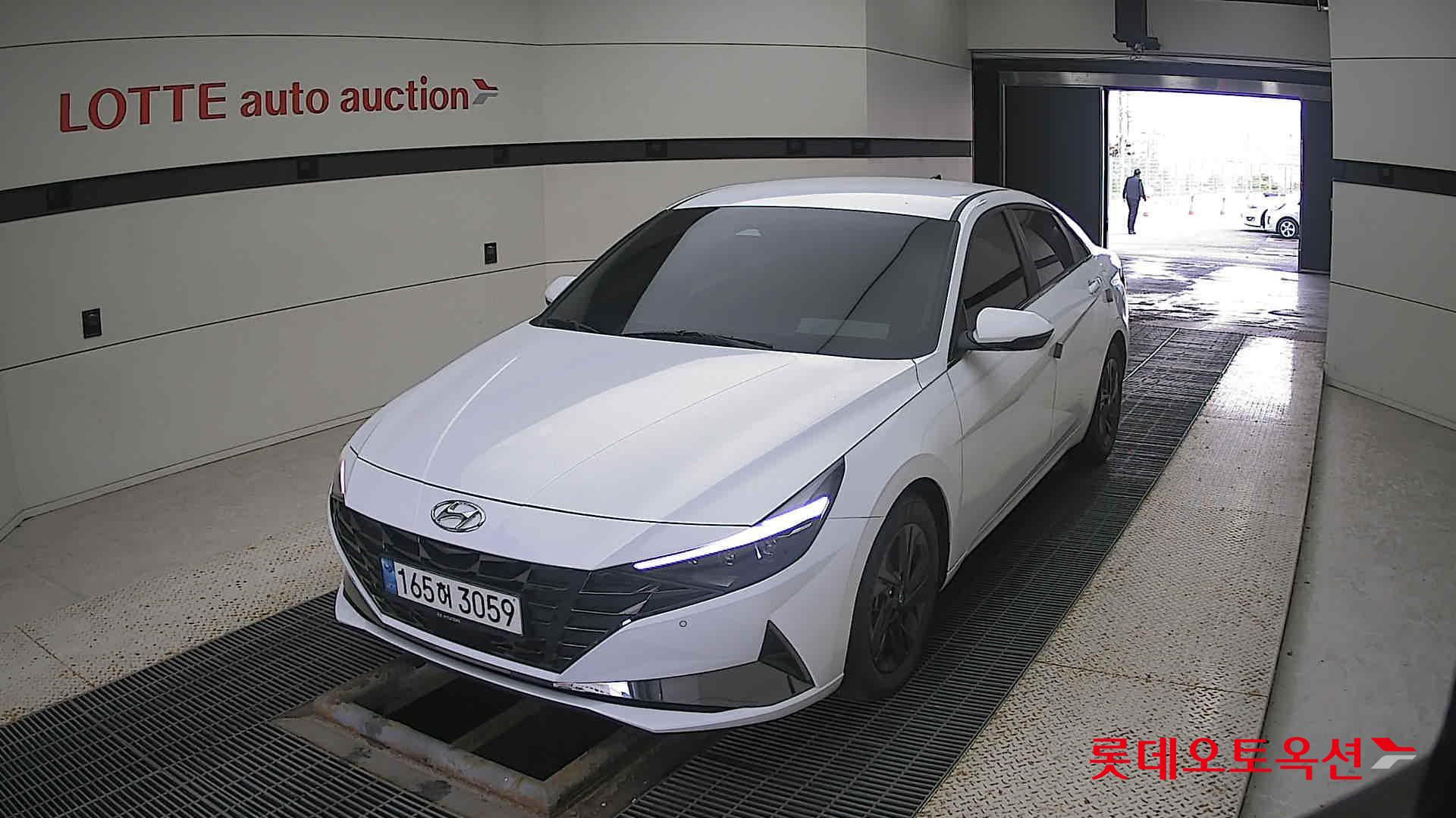 Hyundai Avante 2022 Polar White из Кореи