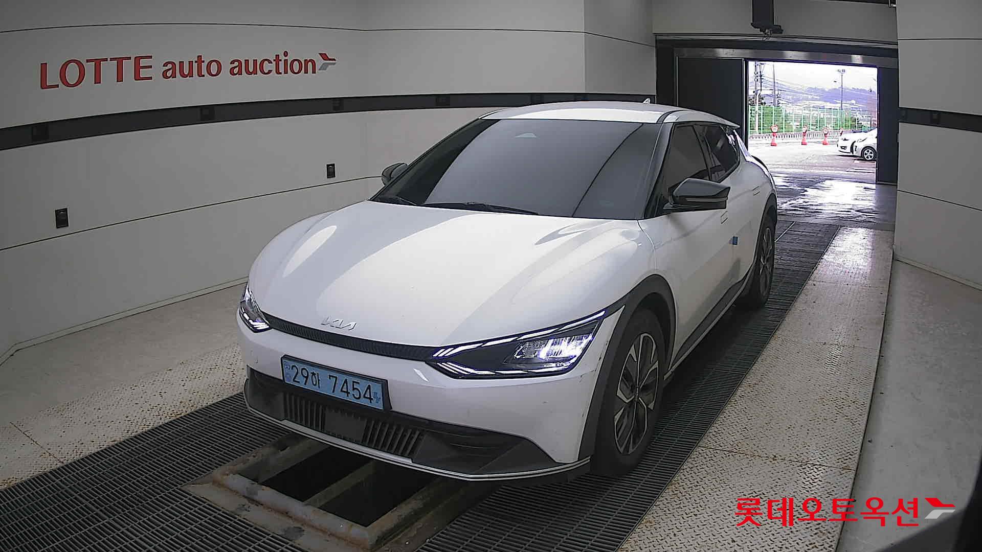 Kia EV6 2022 Snow White Pearl из Кореи