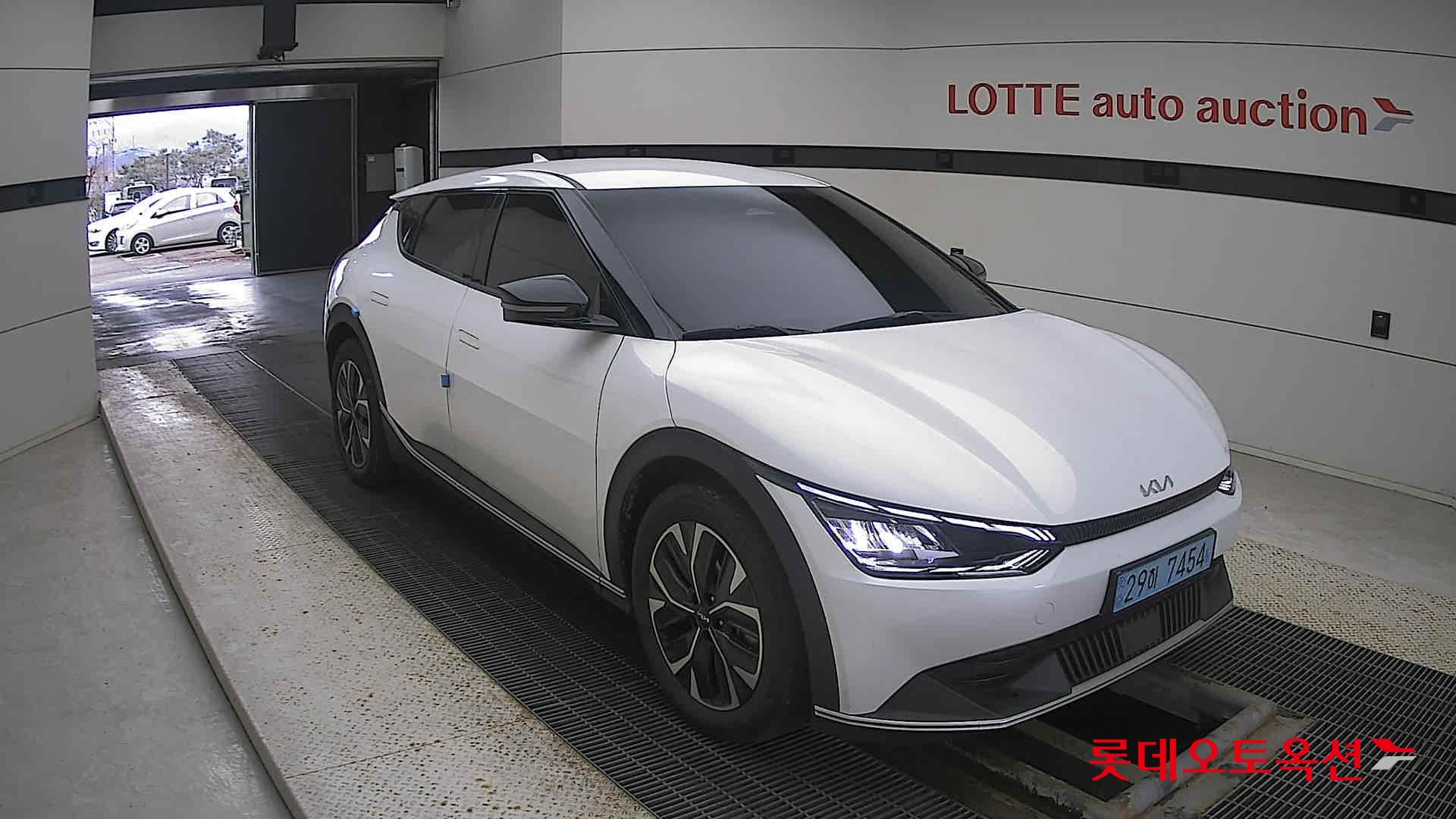 Kia EV6 2022 Snow White Pearl из Кореи, фото 2