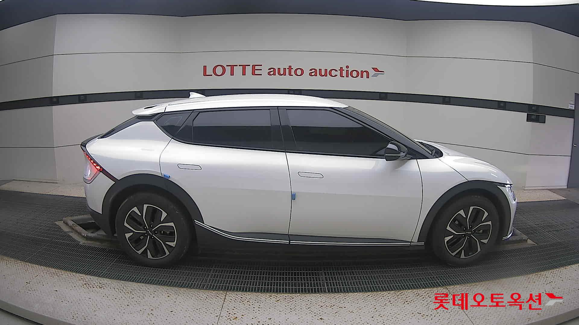 Kia EV6 2022 Snow White Pearl из Кореи, фото 3