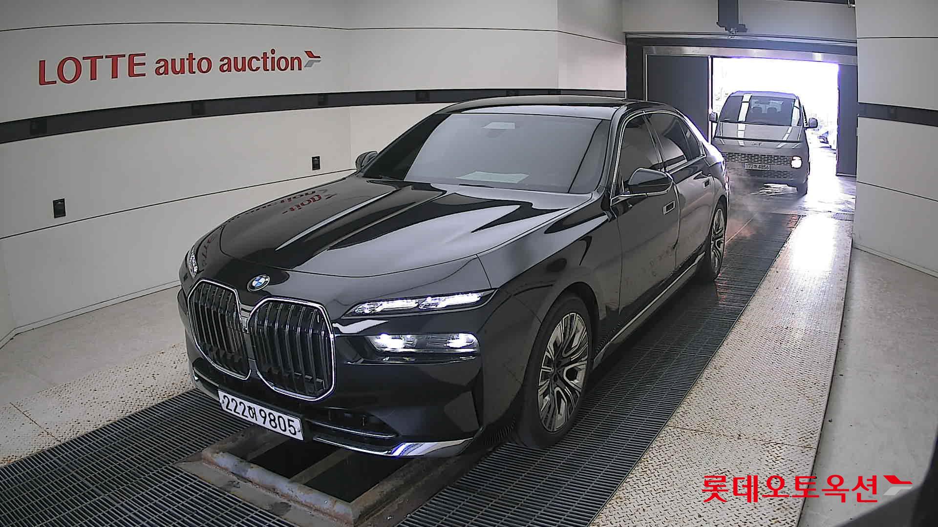 BMW  740i 2023 #475 - SAPPHIRE BLACK [BMW] из Кореи