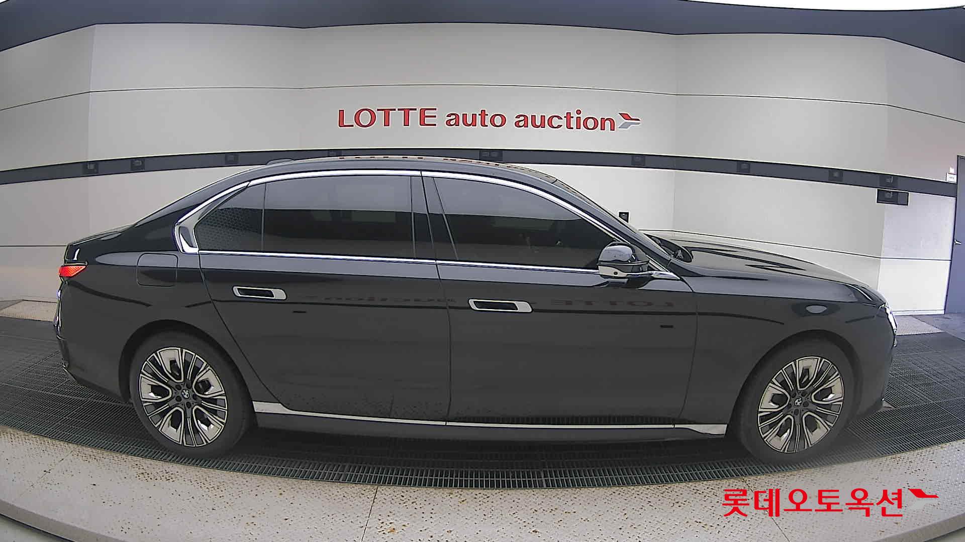 BMW  740i 2023 #475 - SAPPHIRE BLACK [BMW] из Кореи, фото 3