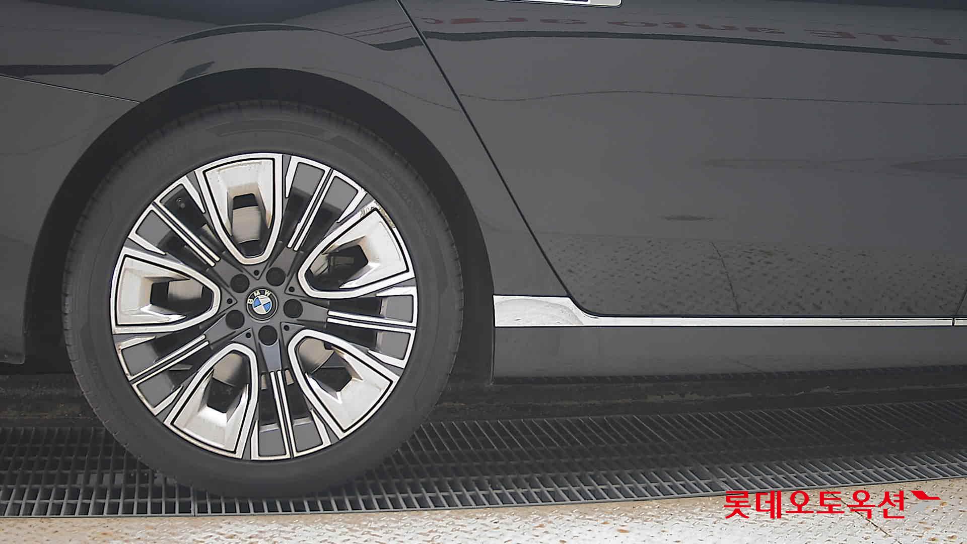 BMW  740i id 3476461 из Кореи 24