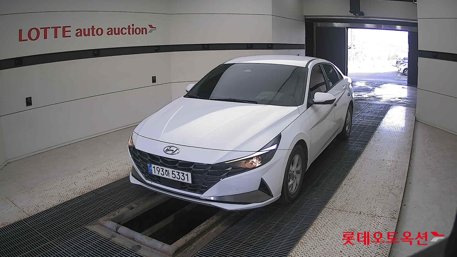 Hyundai Avante 2022 Polar White из Кореи