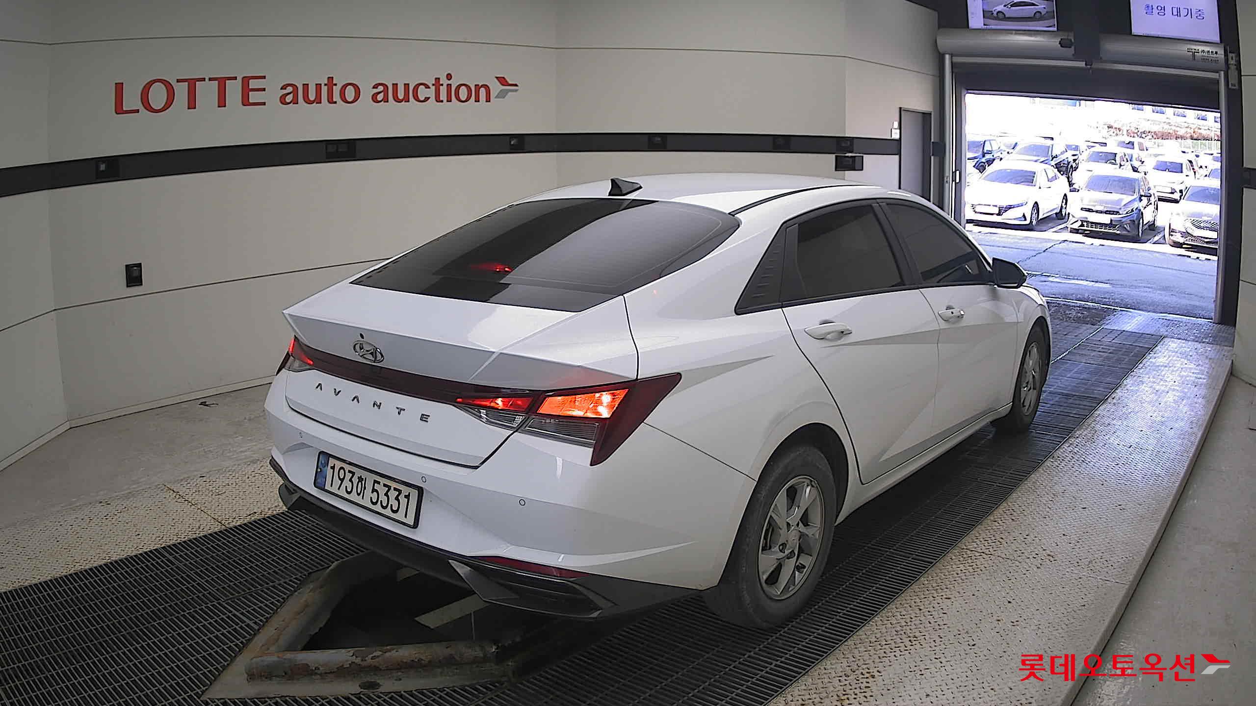 Hyundai Avante 2022 Polar White из Кореи, фото 4