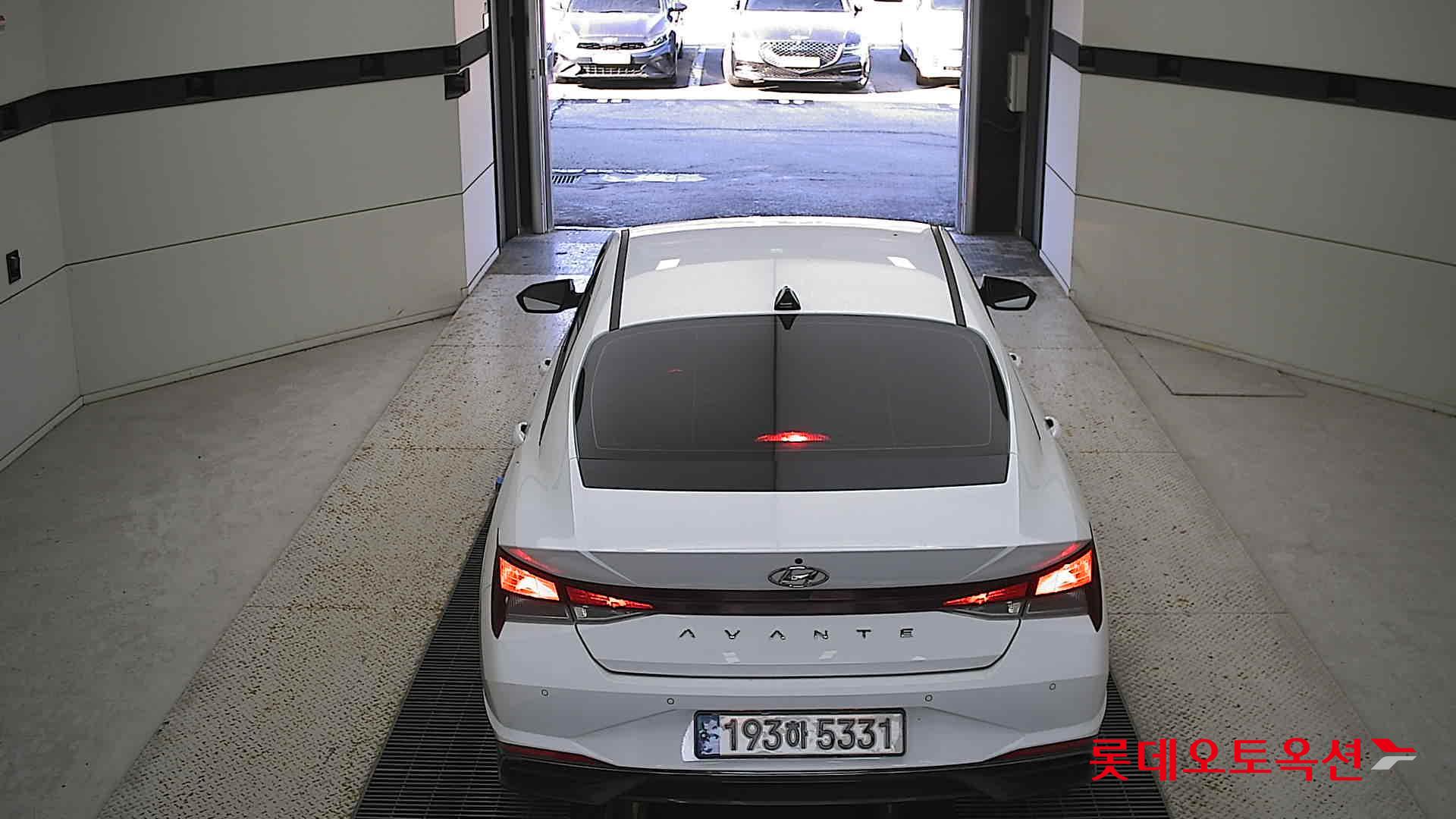 Hyundai Avante 2022 Polar White из Кореи, фото 5