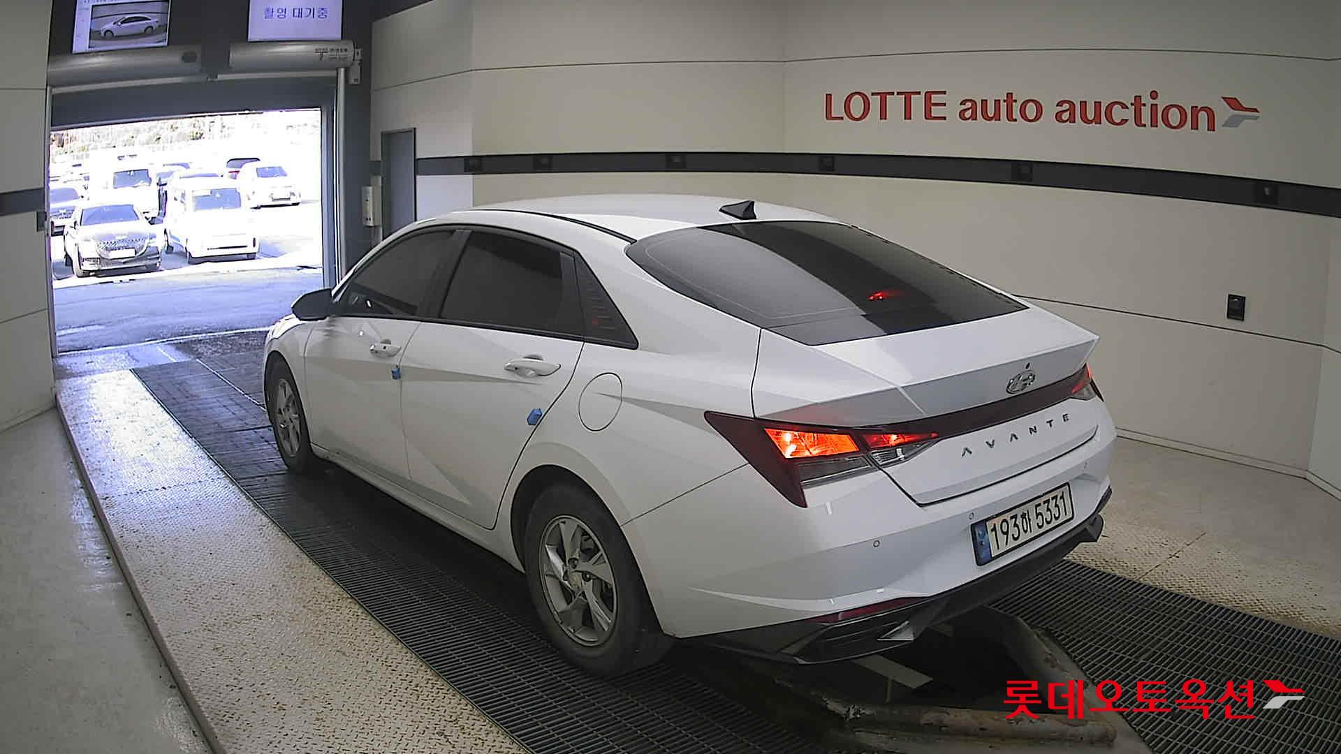 Hyundai Avante 2022 Polar White из Кореи, фото 6