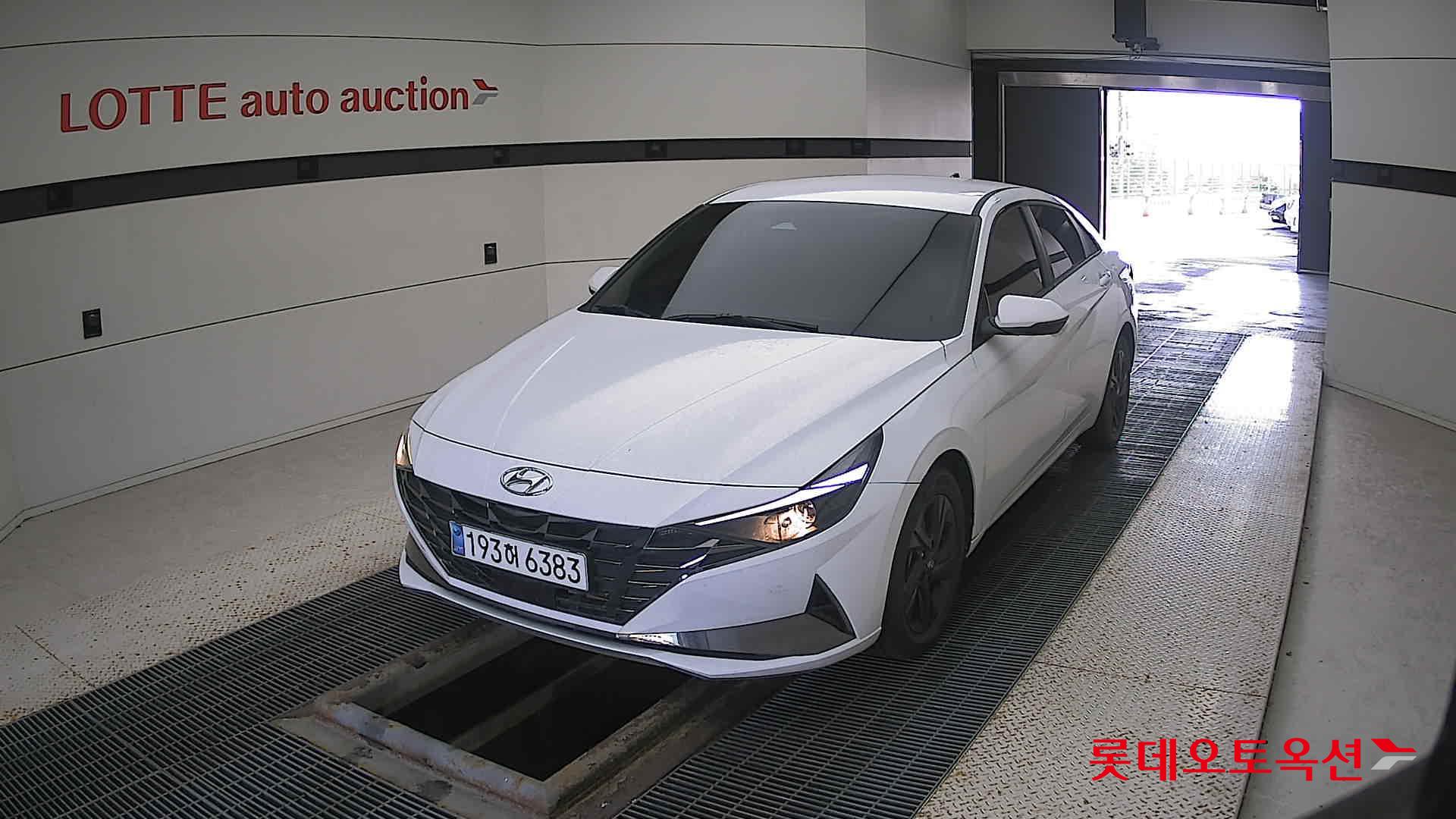 Hyundai Avante 2023 Polar White из Кореи