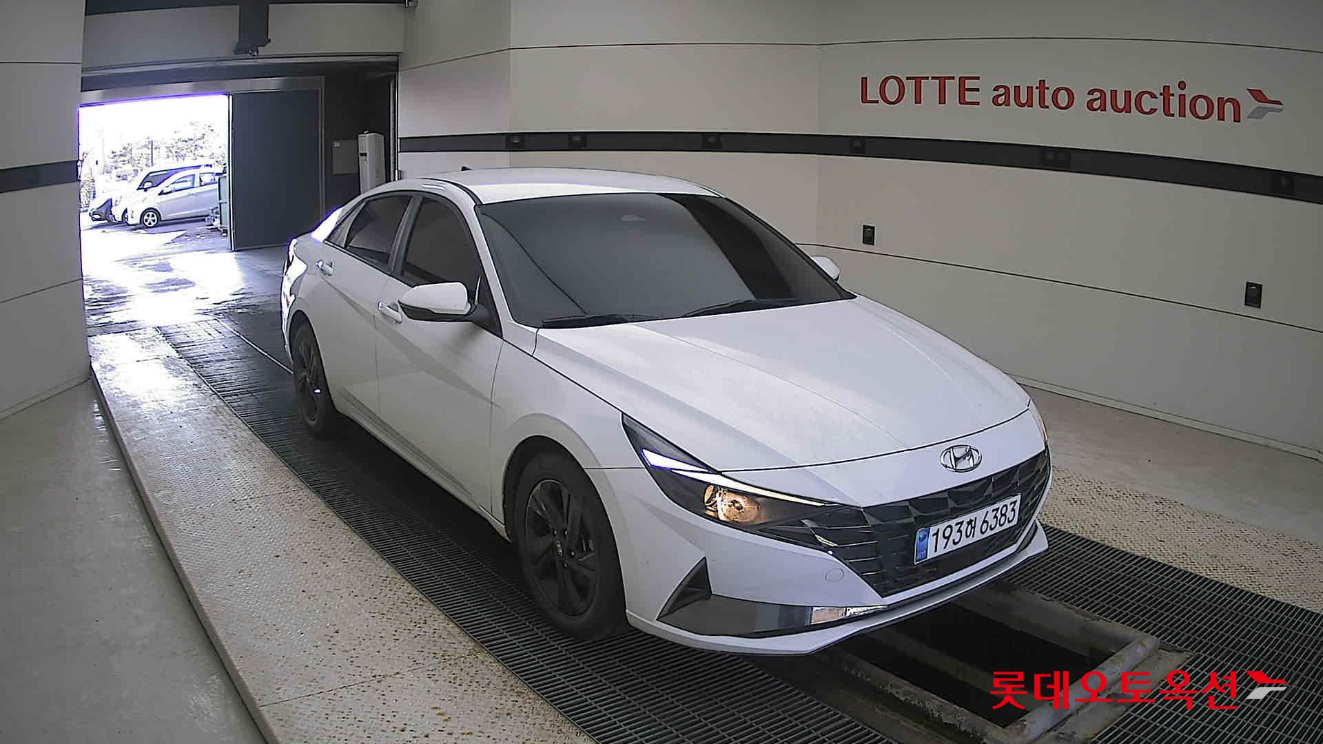 Hyundai Avante 2023 Polar White из Кореи, фото 2