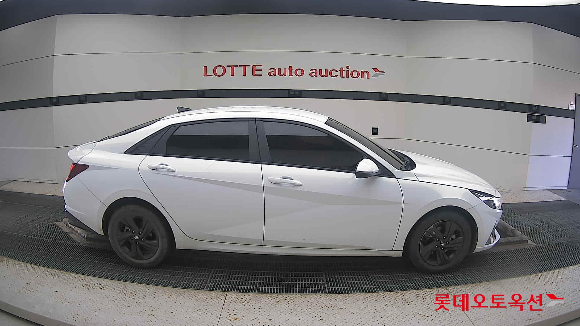 Hyundai Avante 2023 Polar White из Кореи, фото 3