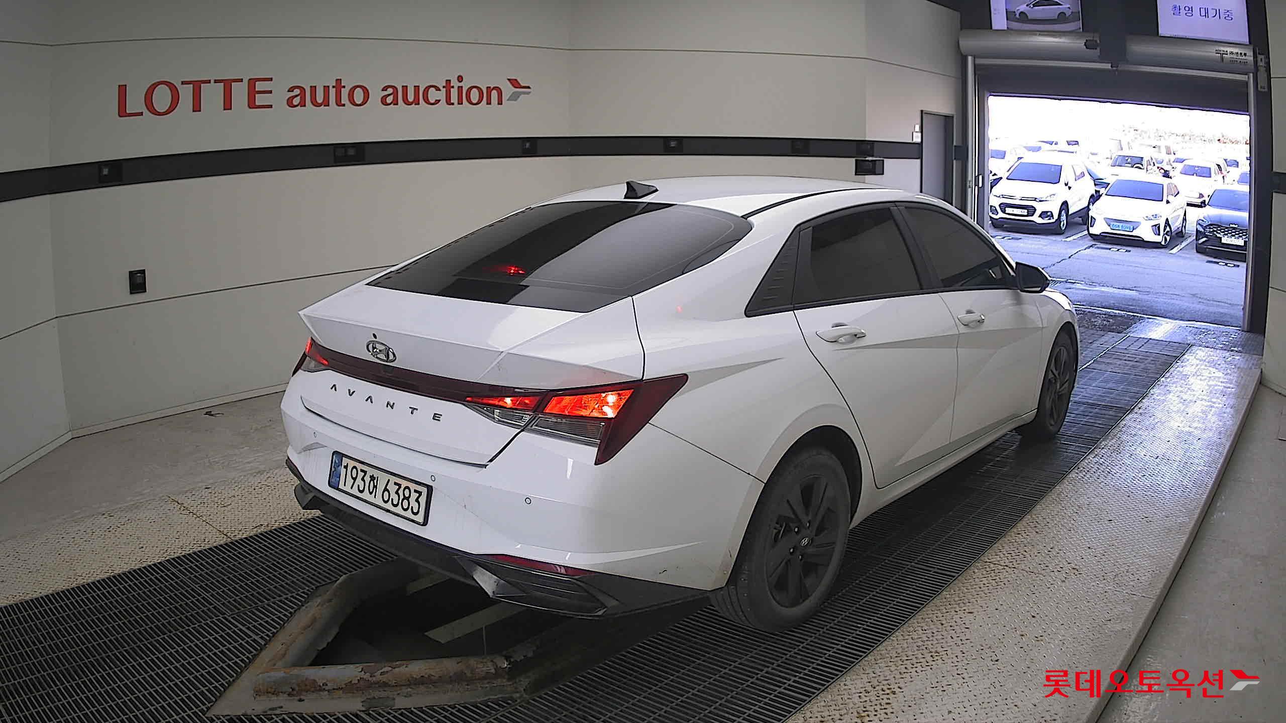 Hyundai Avante 2023 Polar White из Кореи, фото 4