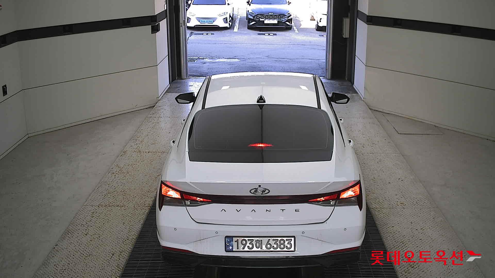 Hyundai Avante 2023 Polar White из Кореи, фото 5