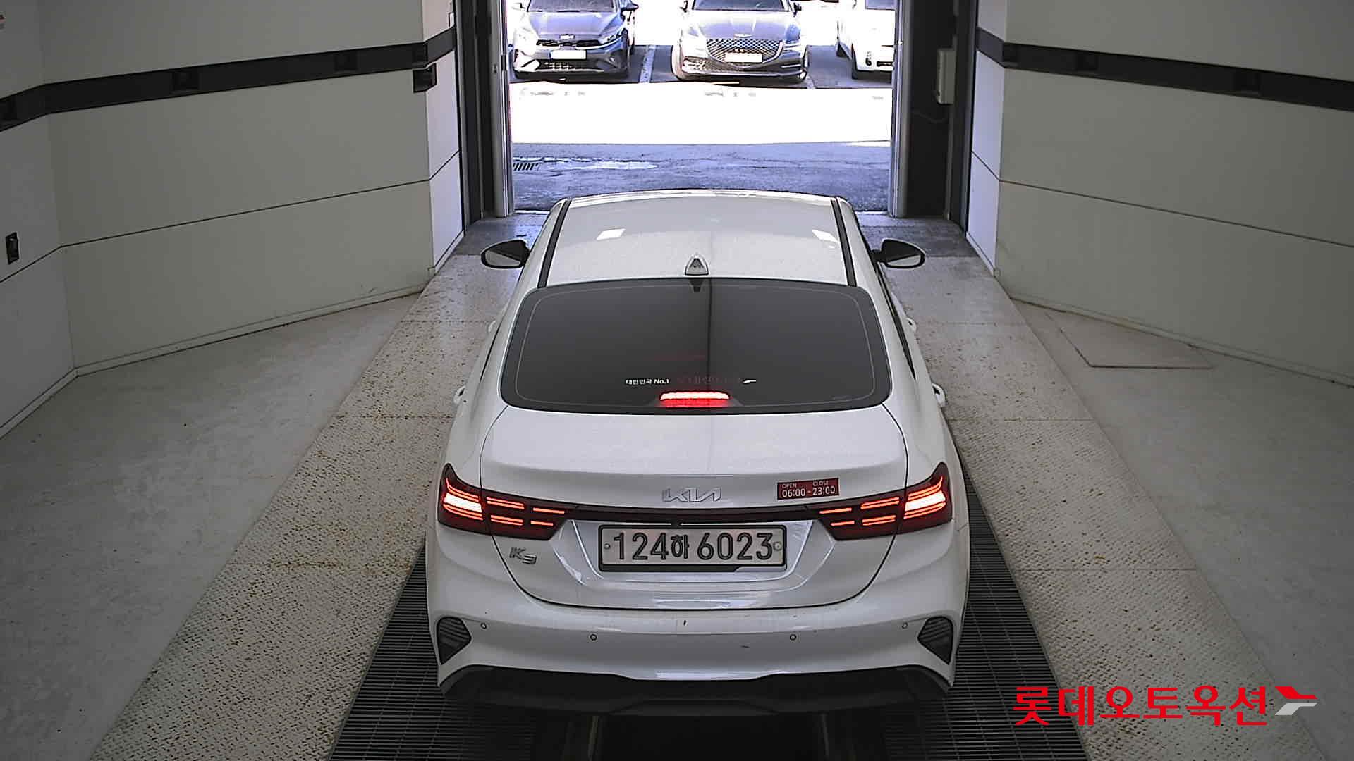 Kia K3 2022 Snow White Pearl из Кореи, фото 5