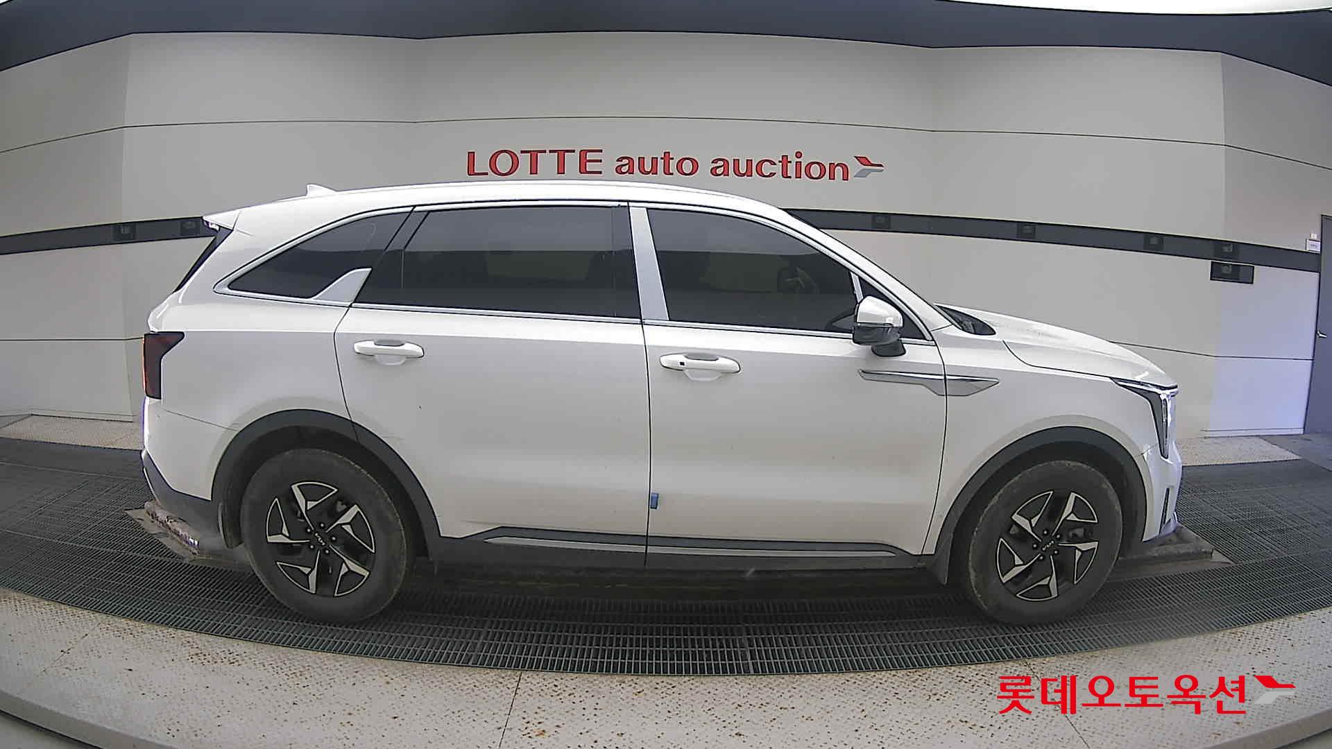 Kia Sorento Hybrid 2025 Snow White Pearl из Кореи, фото 3