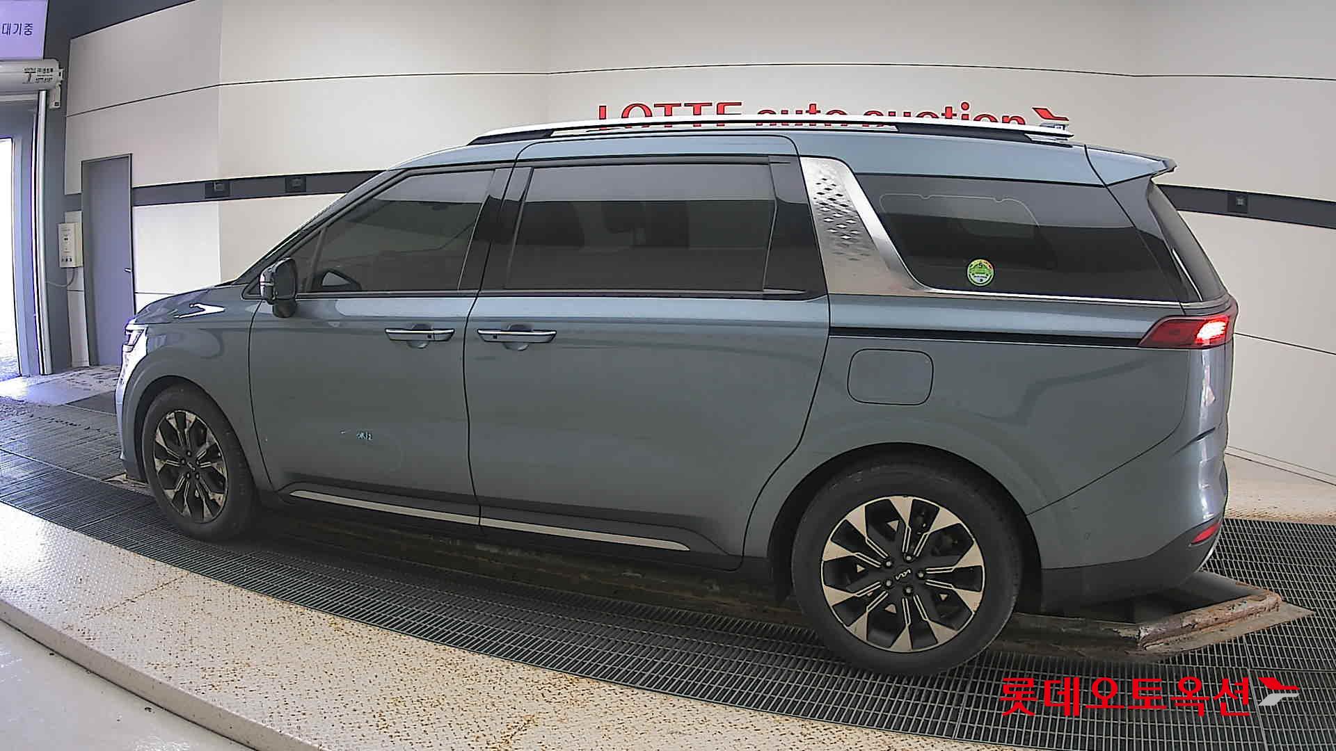 Kia Carnival Limousine id 3461971 из Кореи 11