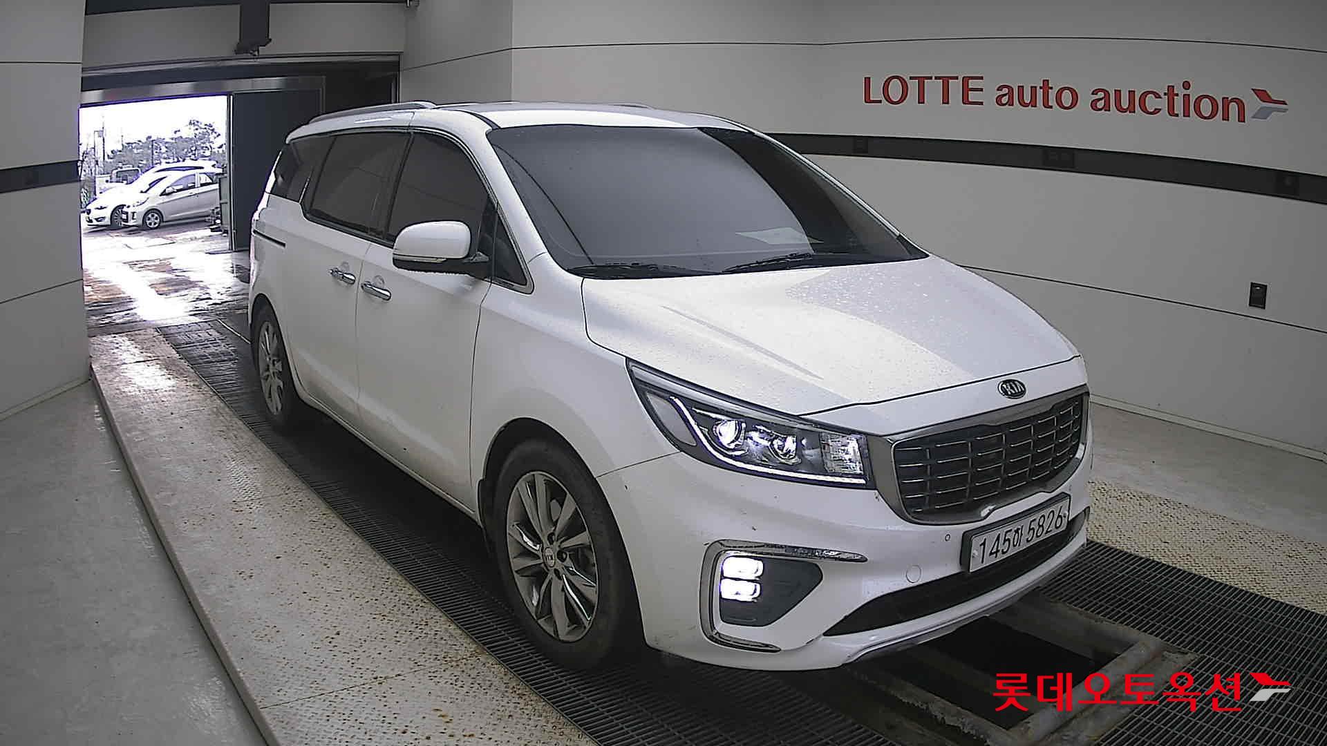 Kia Carnival 2020 Snow White Pearl (optional) из Кореи, фото 2