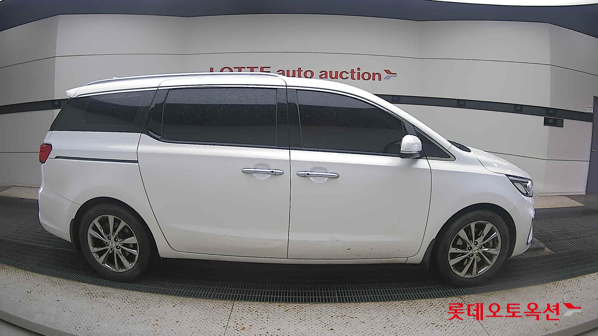 Kia Carnival 2020 Snow White Pearl (optional) из Кореи, фото 3